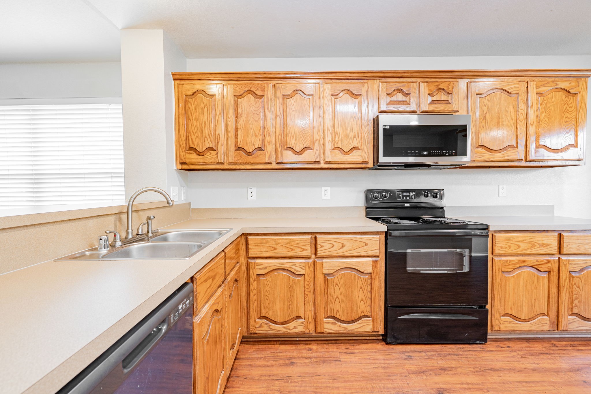 2901 Mockingbird Street