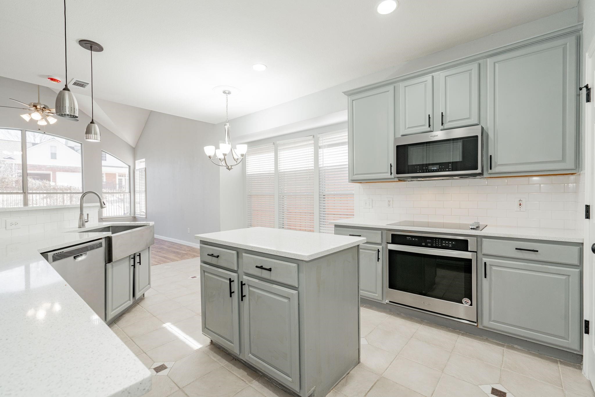 2923 Newport Drive