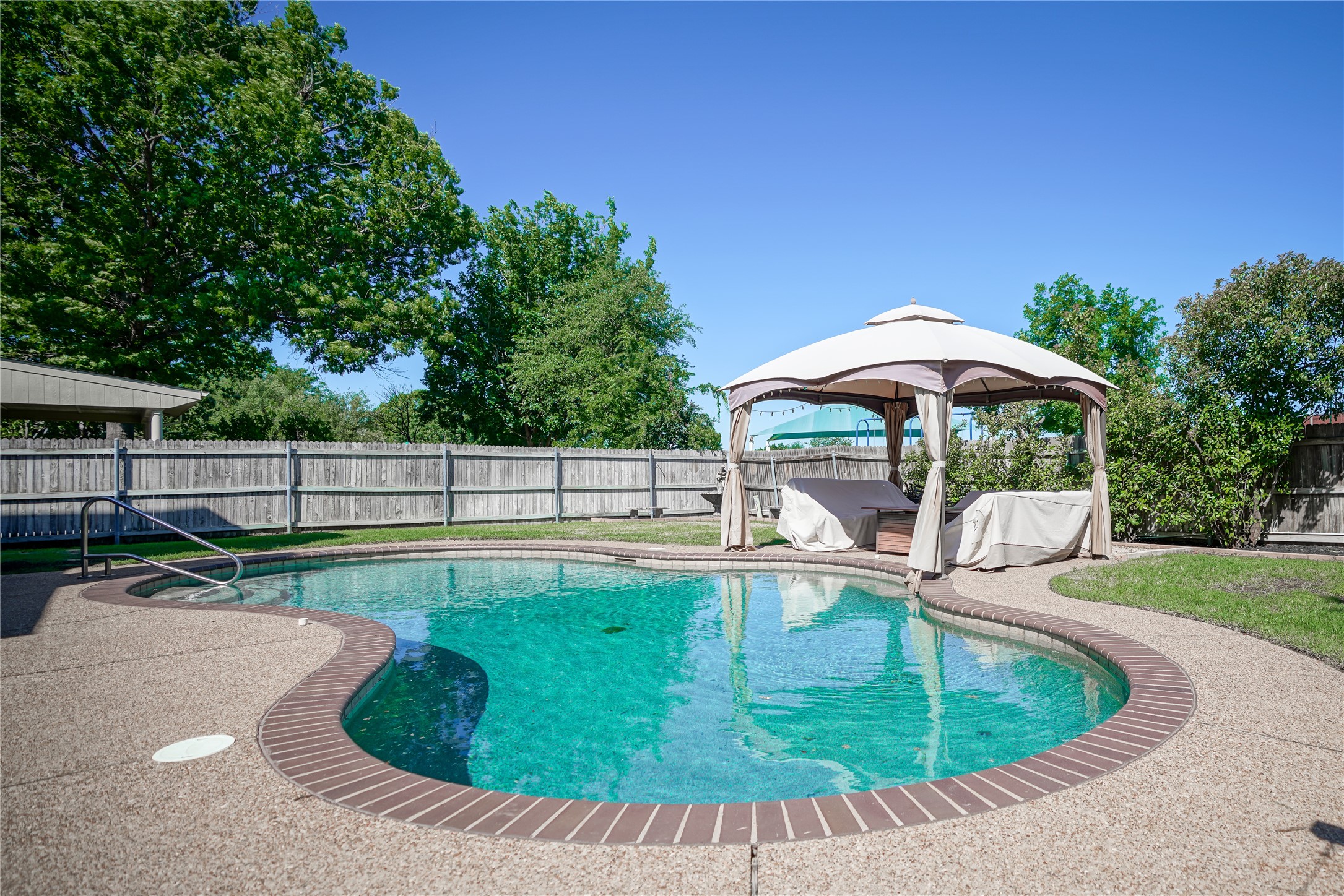 7725 Arcadia Trail