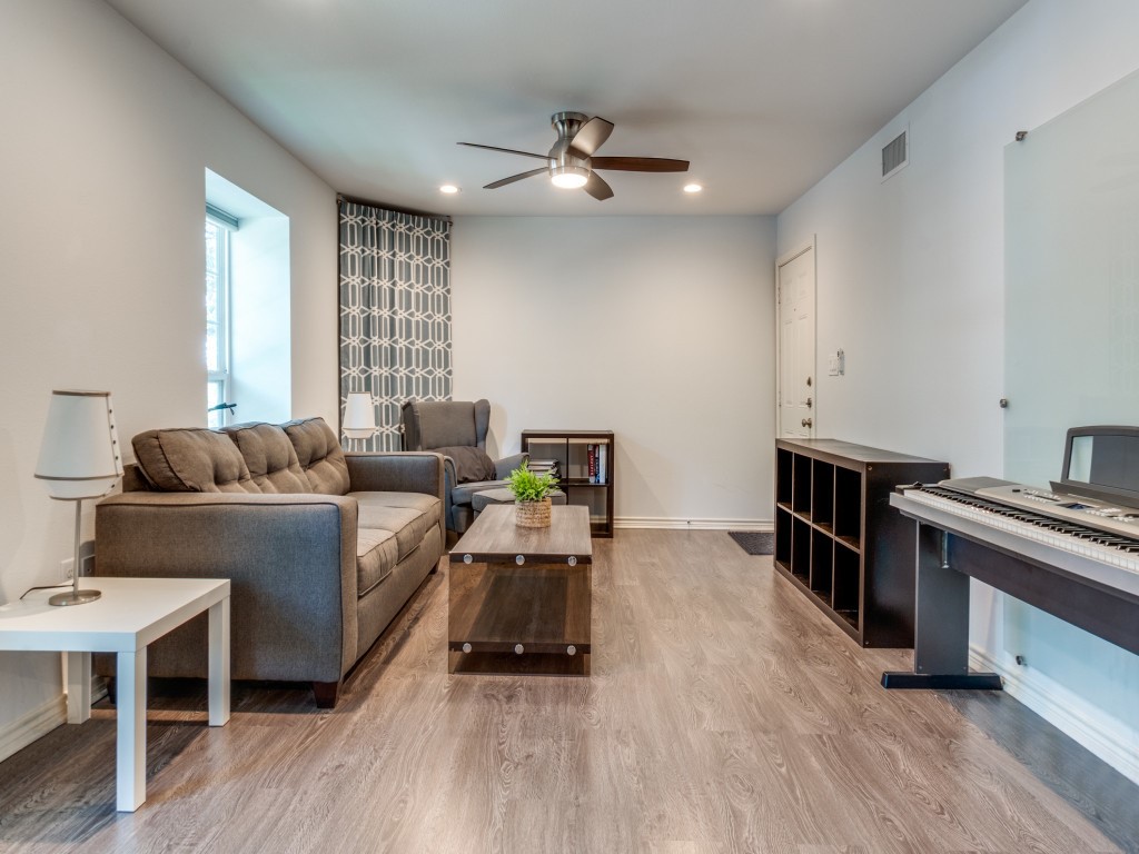 5326 Fleetwood Oaks Avenue 247