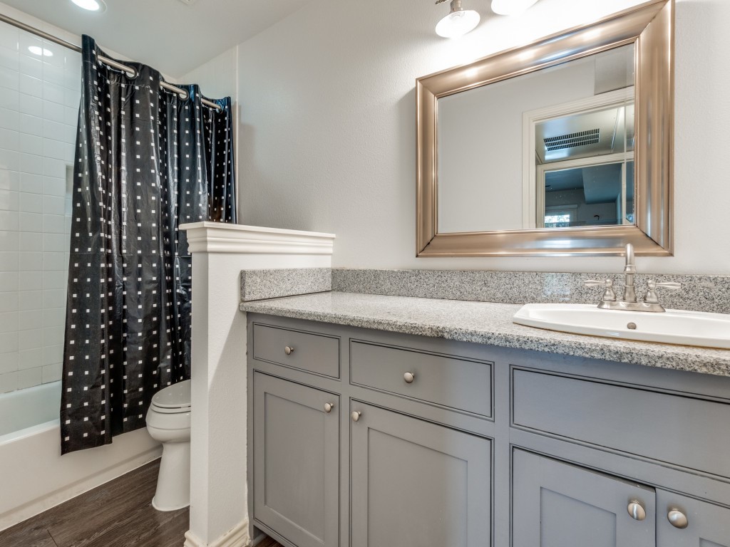 5326 Fleetwood Oaks Avenue 247