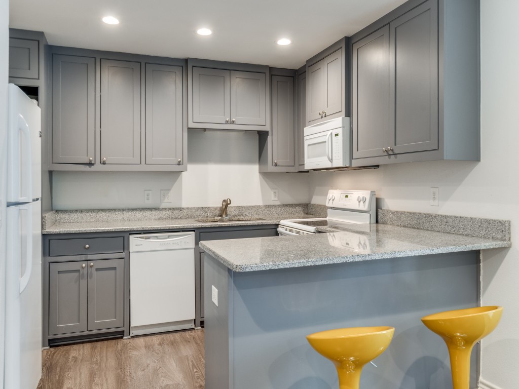 5326 Fleetwood Oaks Avenue 247