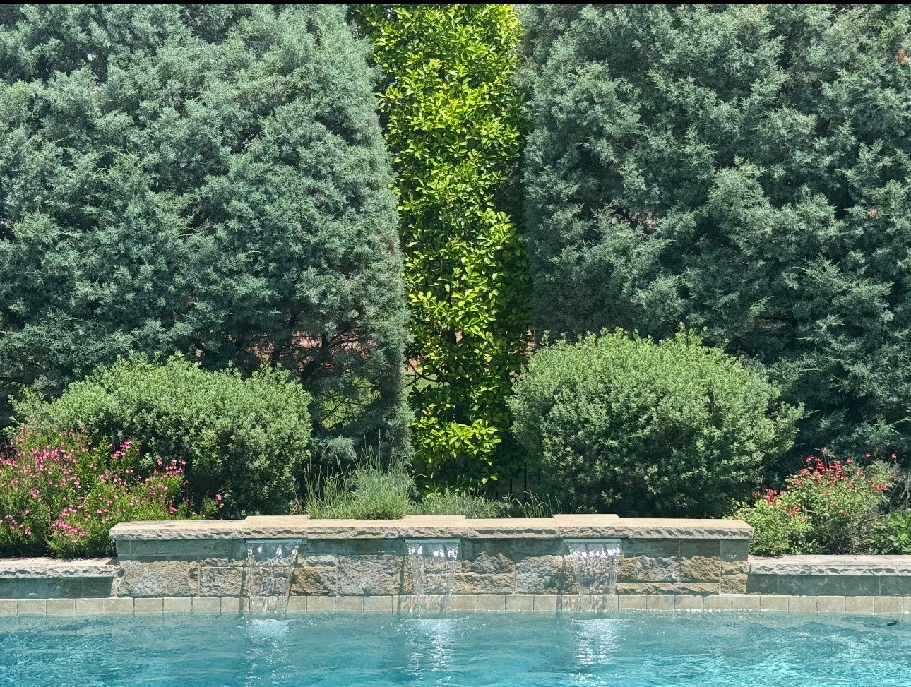 3307 Twin Lakes Drive