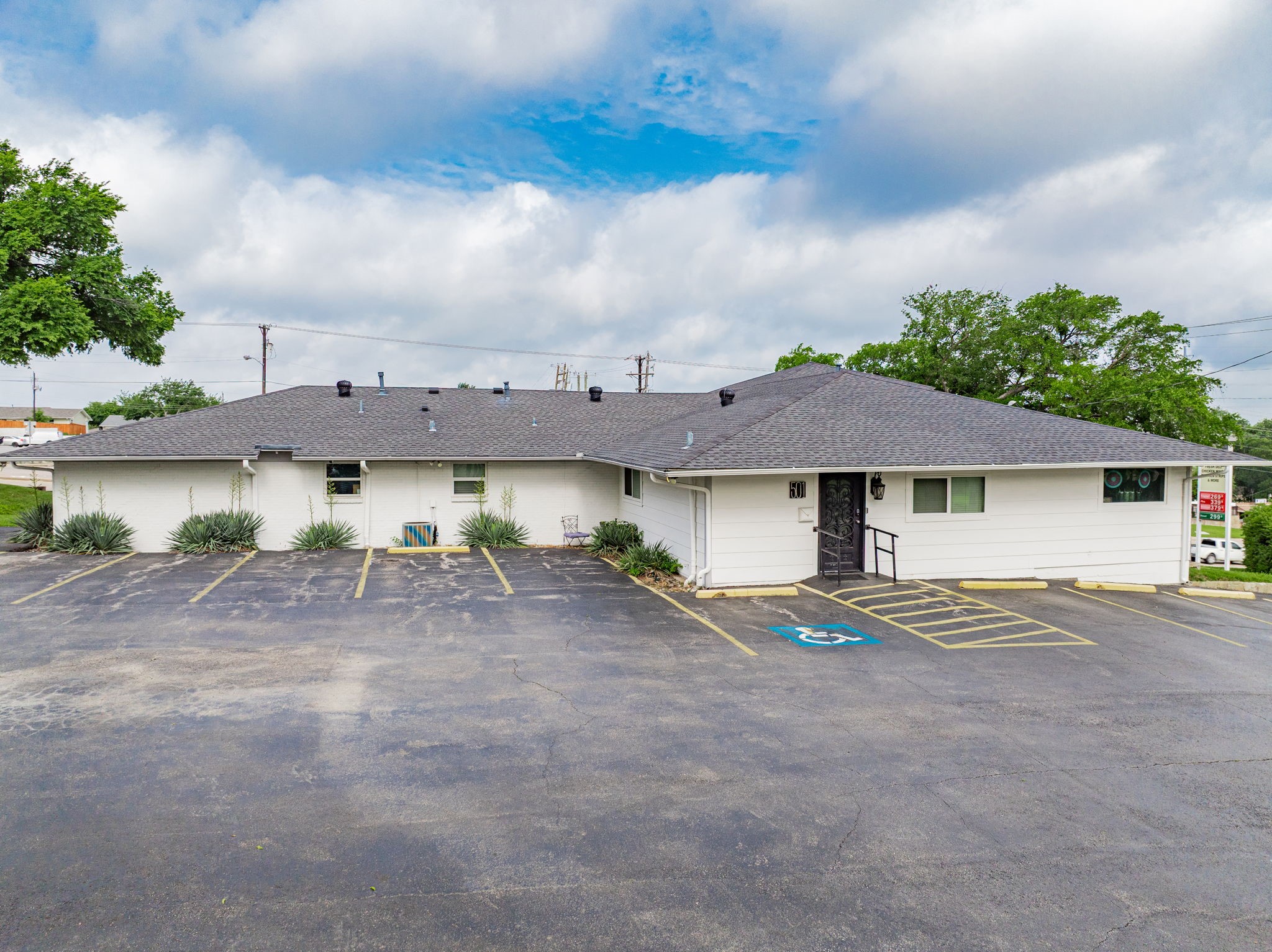 501 S Goliad Street