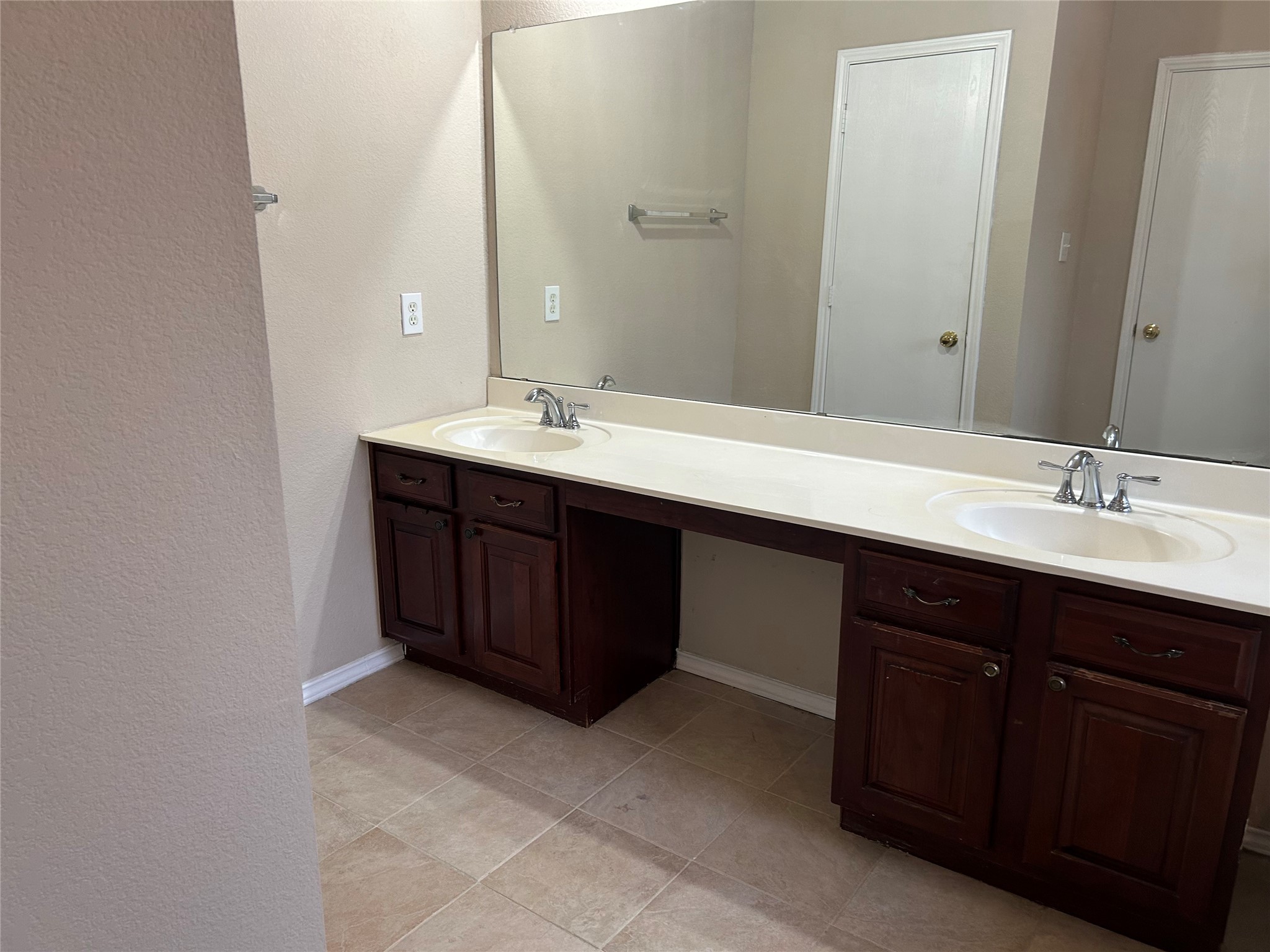 2044 Pecan Creek Drive