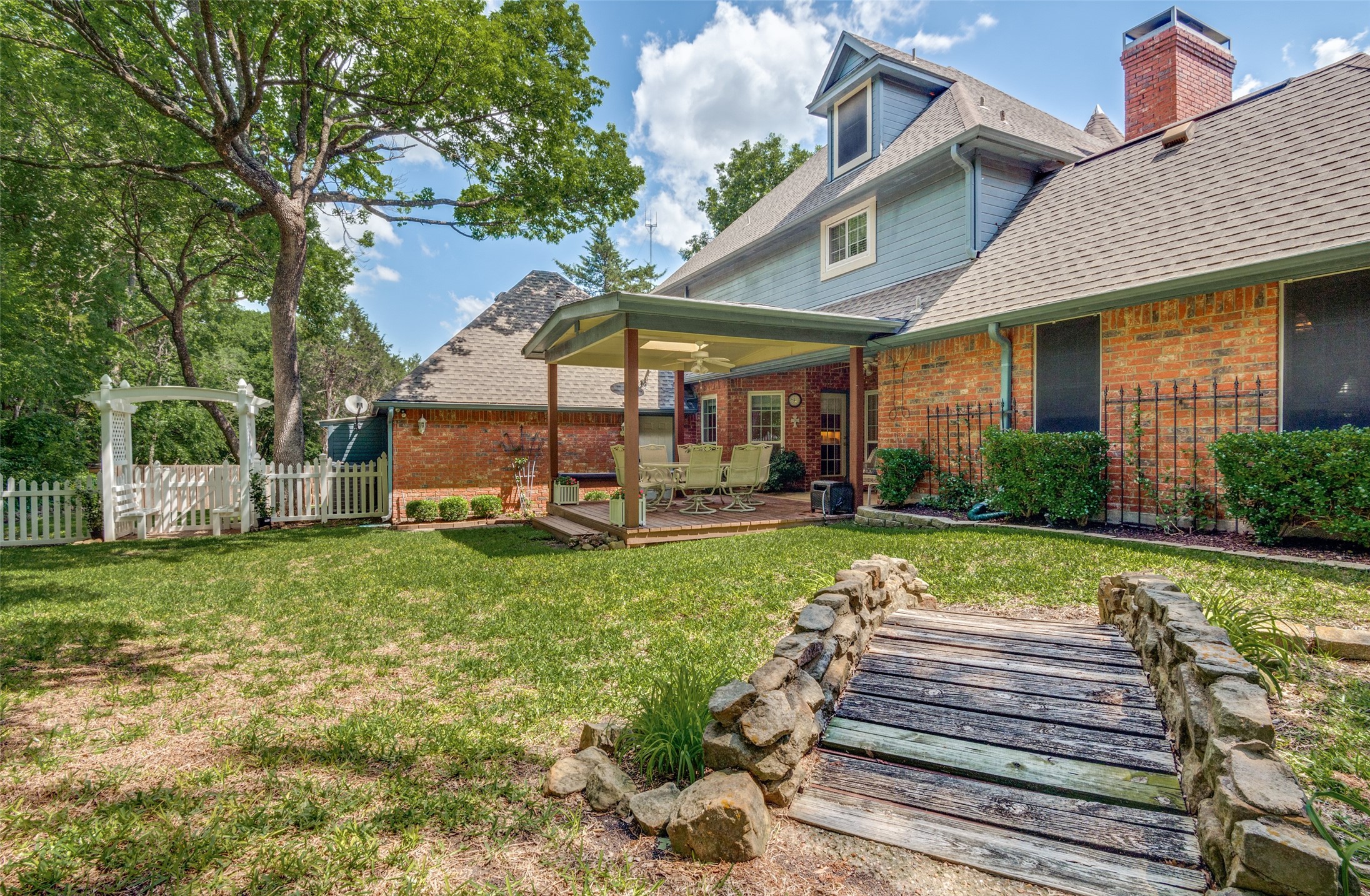 815 Laurel Hills Court