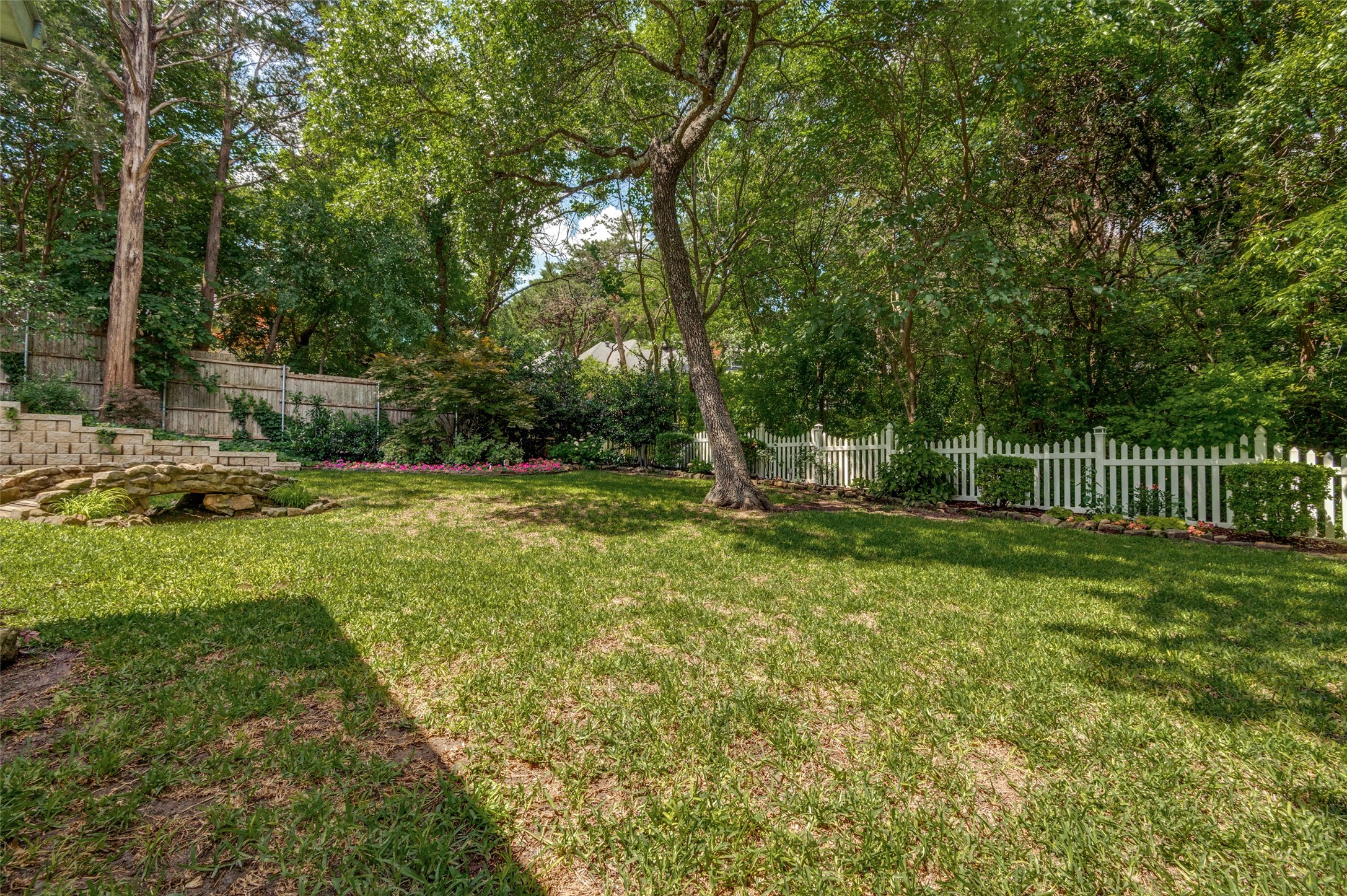 815 Laurel Hills Court