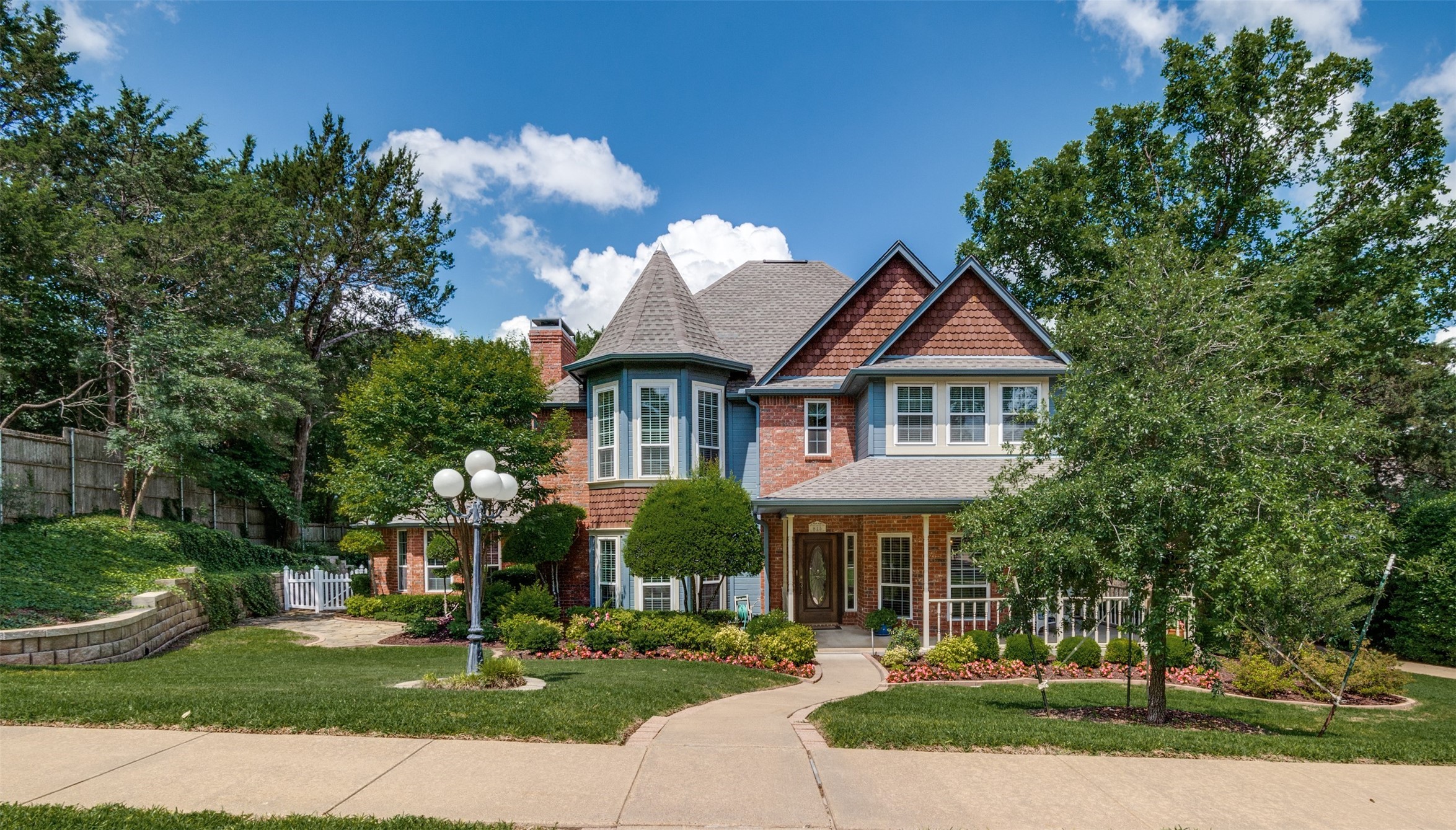 815 Laurel Hills Court