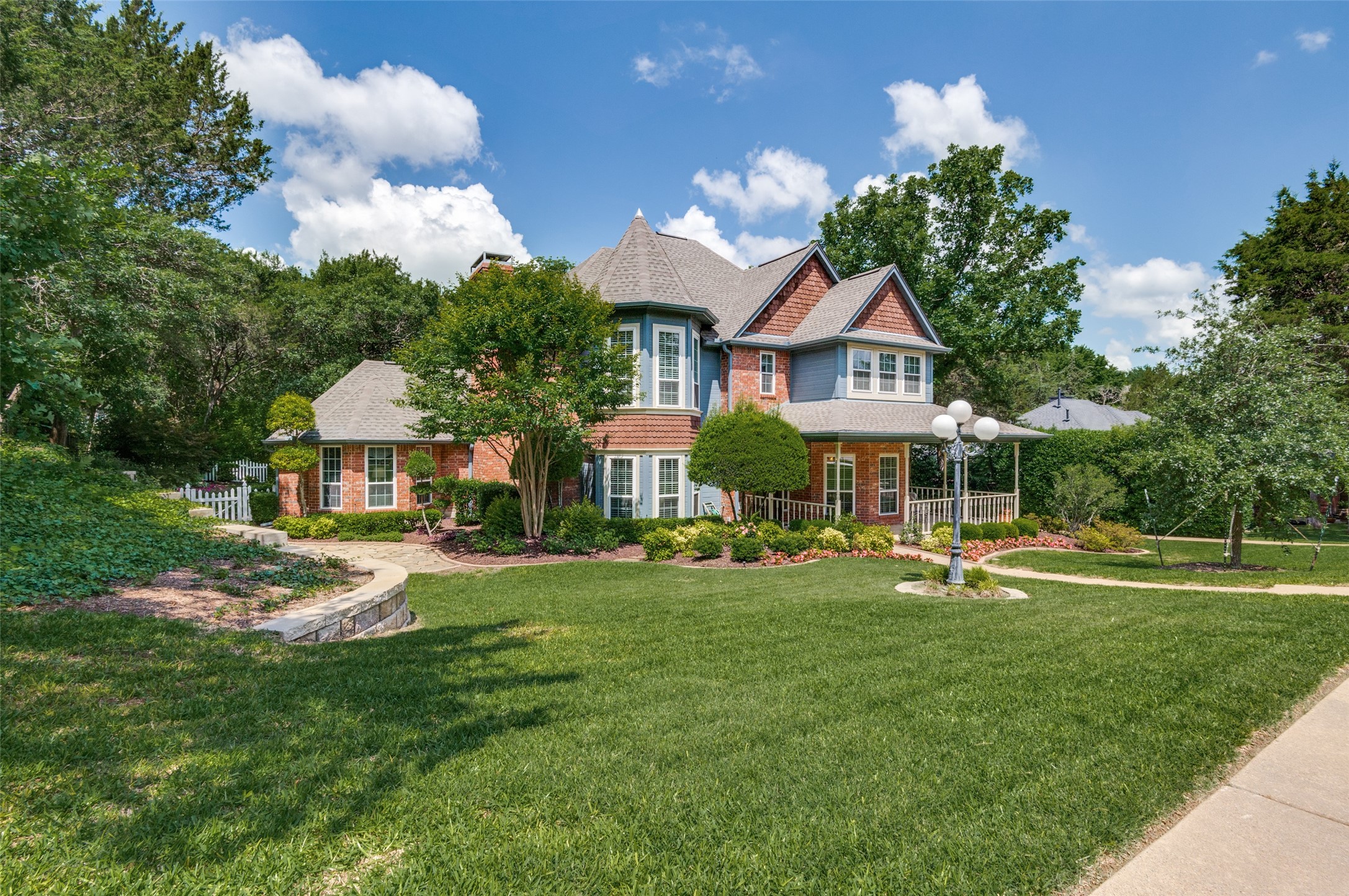 815 Laurel Hills Court