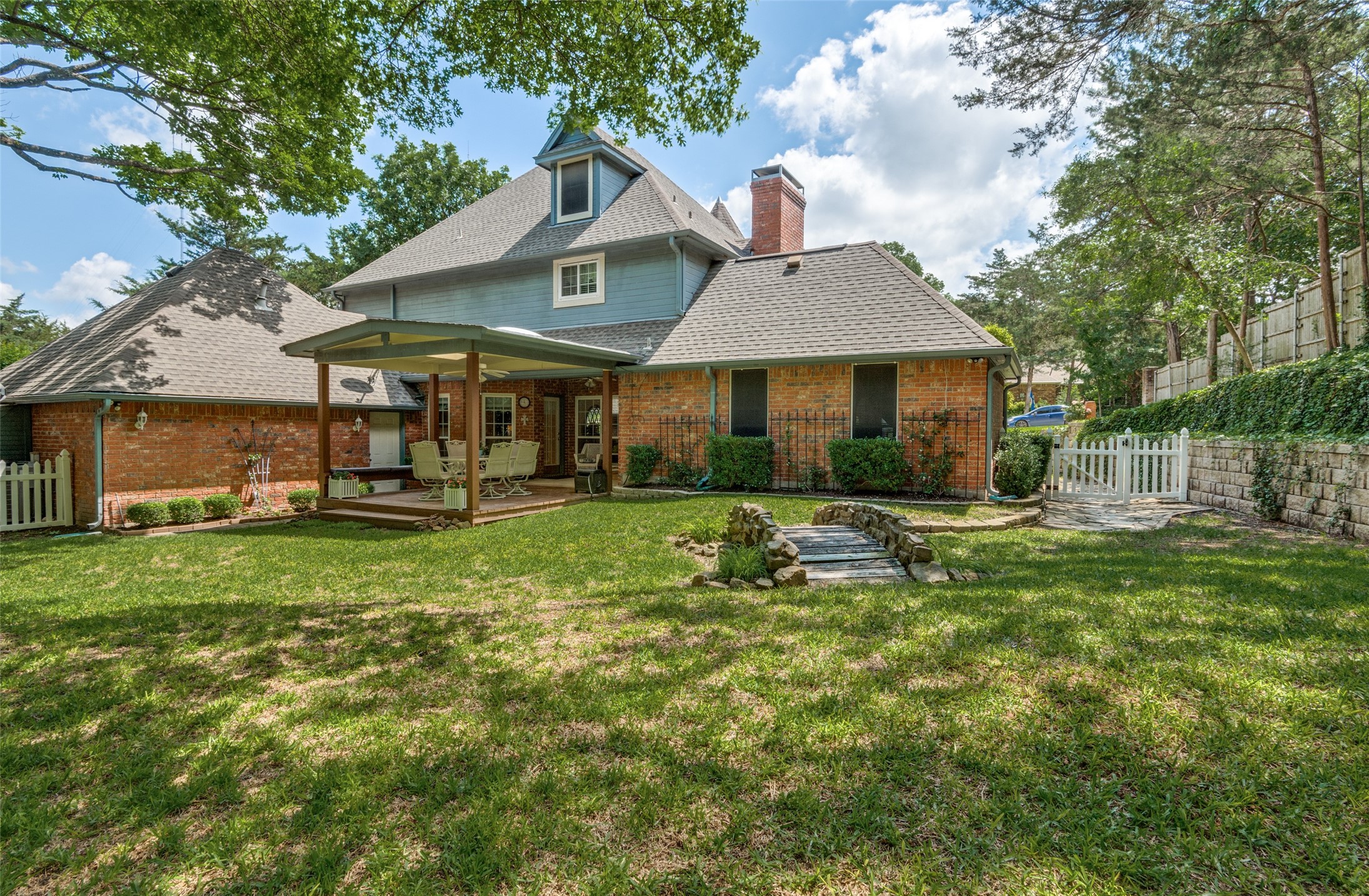 815 Laurel Hills Court