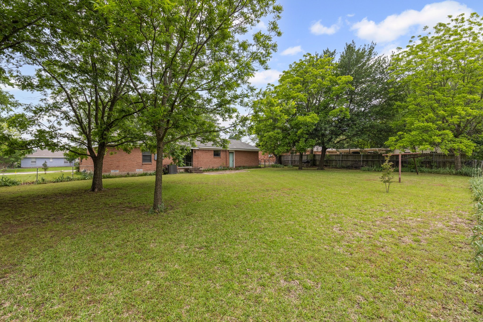 2502 Beverly Drive