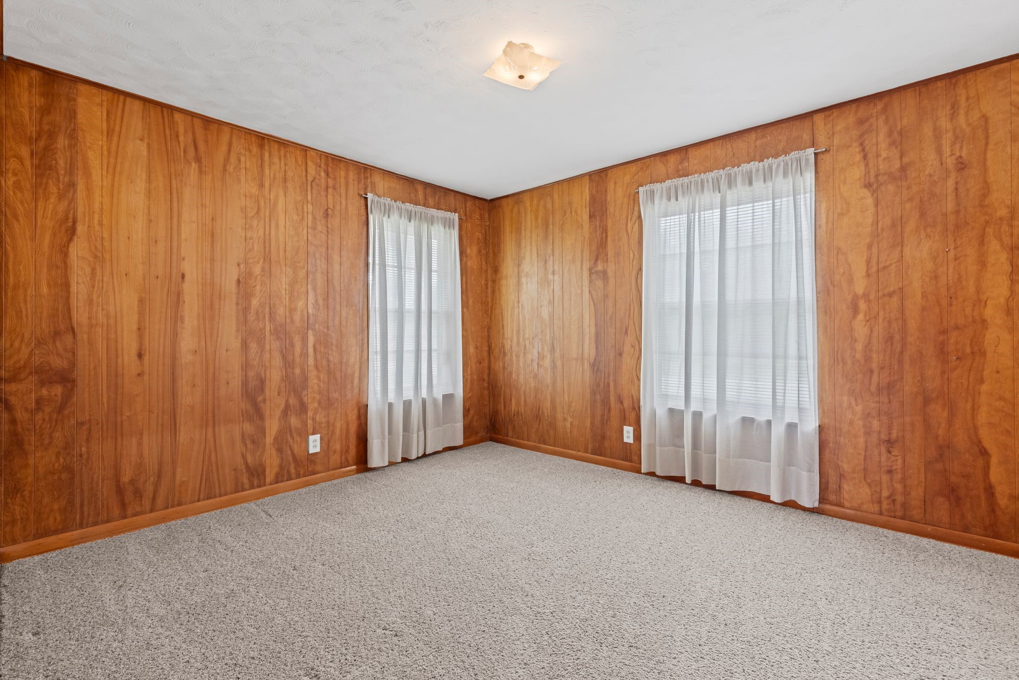 2502 Beverly Drive