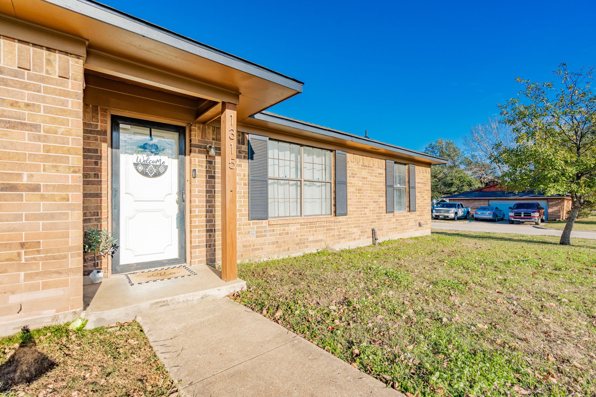 1315 Crestview Drive