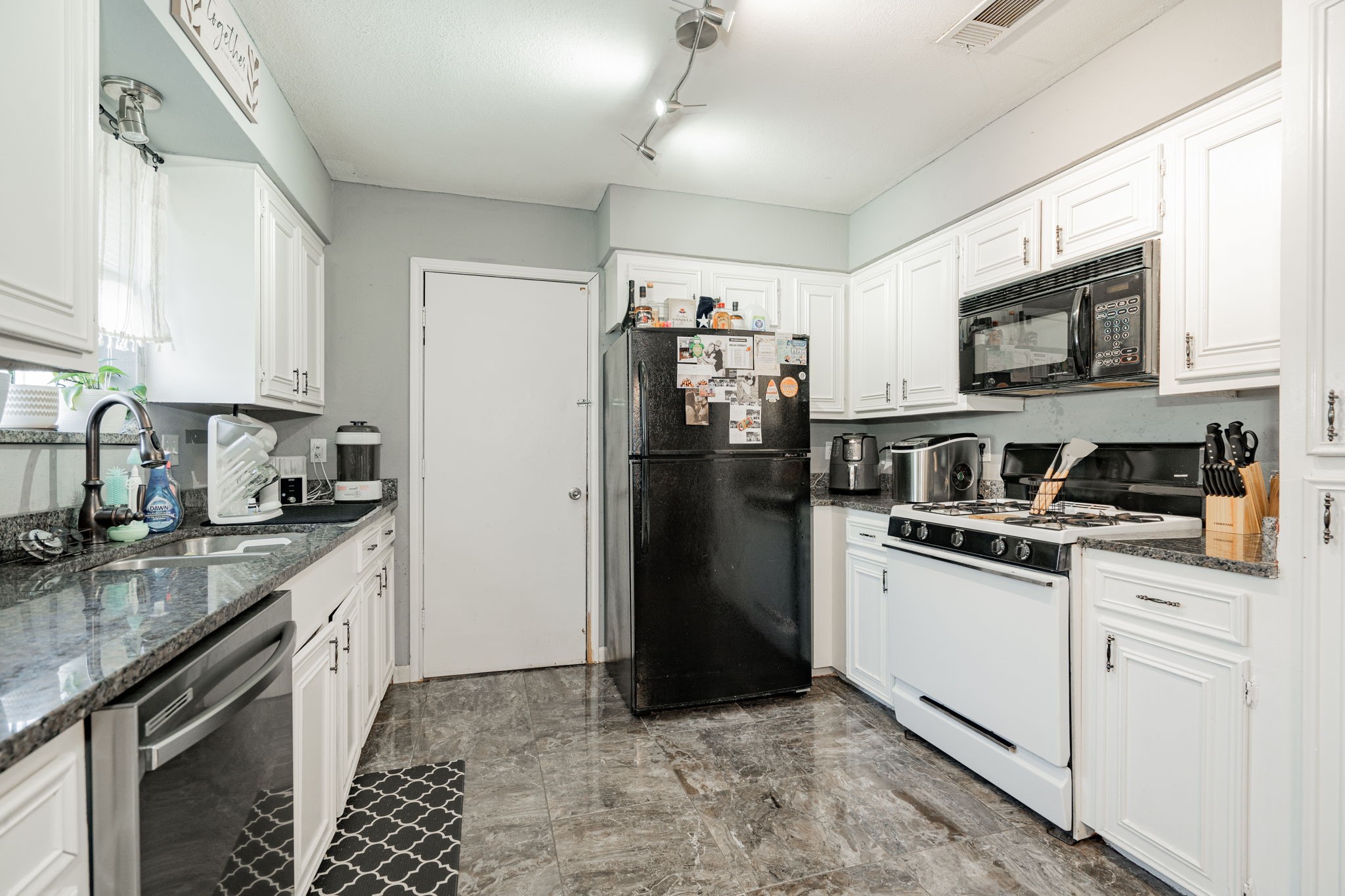 1315 Crestview Drive