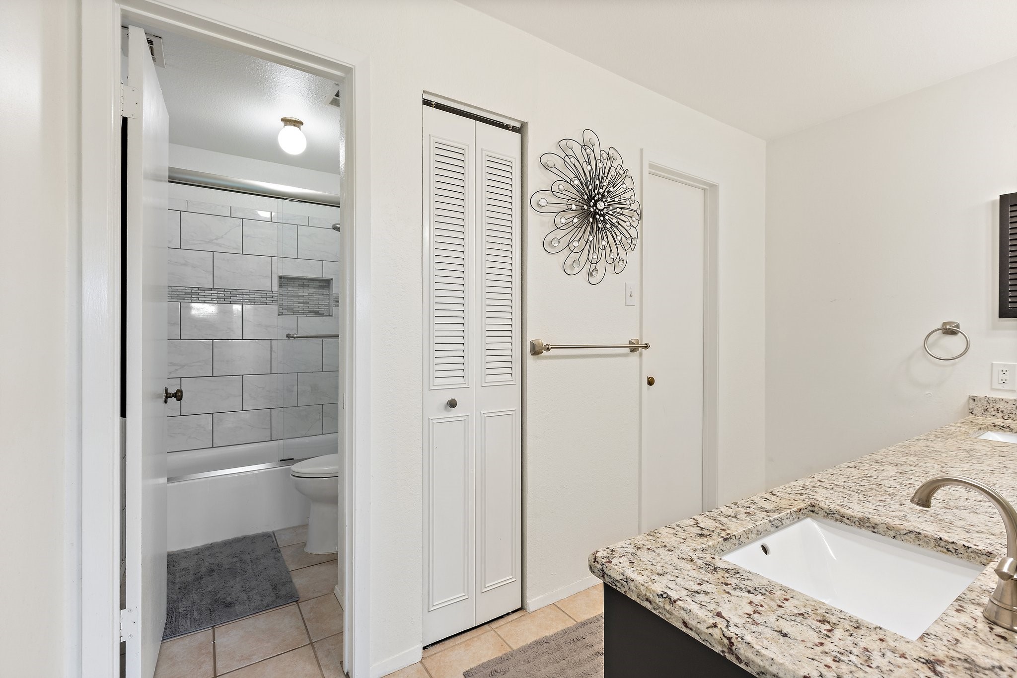 5981 Arapaho Road 702