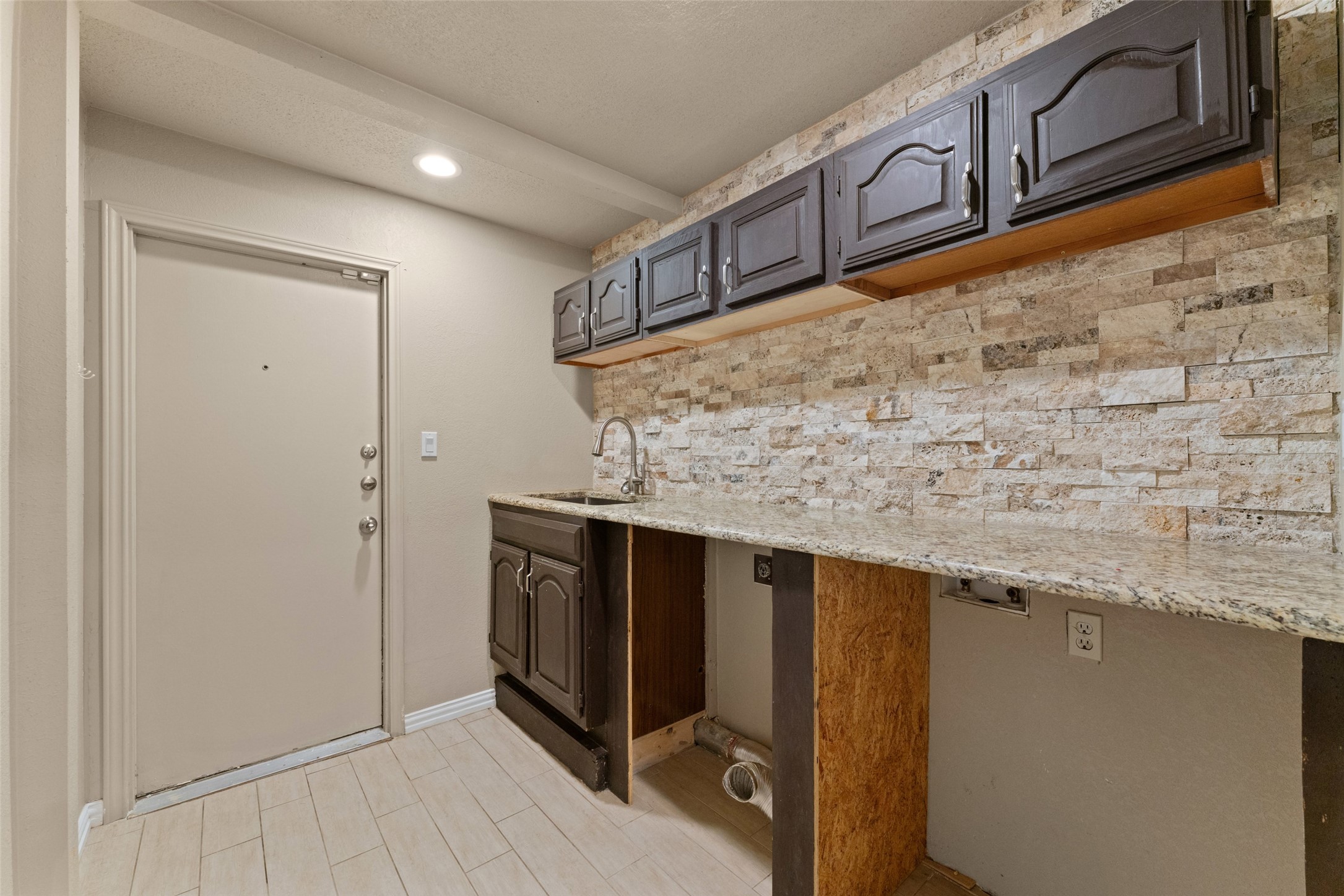 1830 Knob Hill Drive