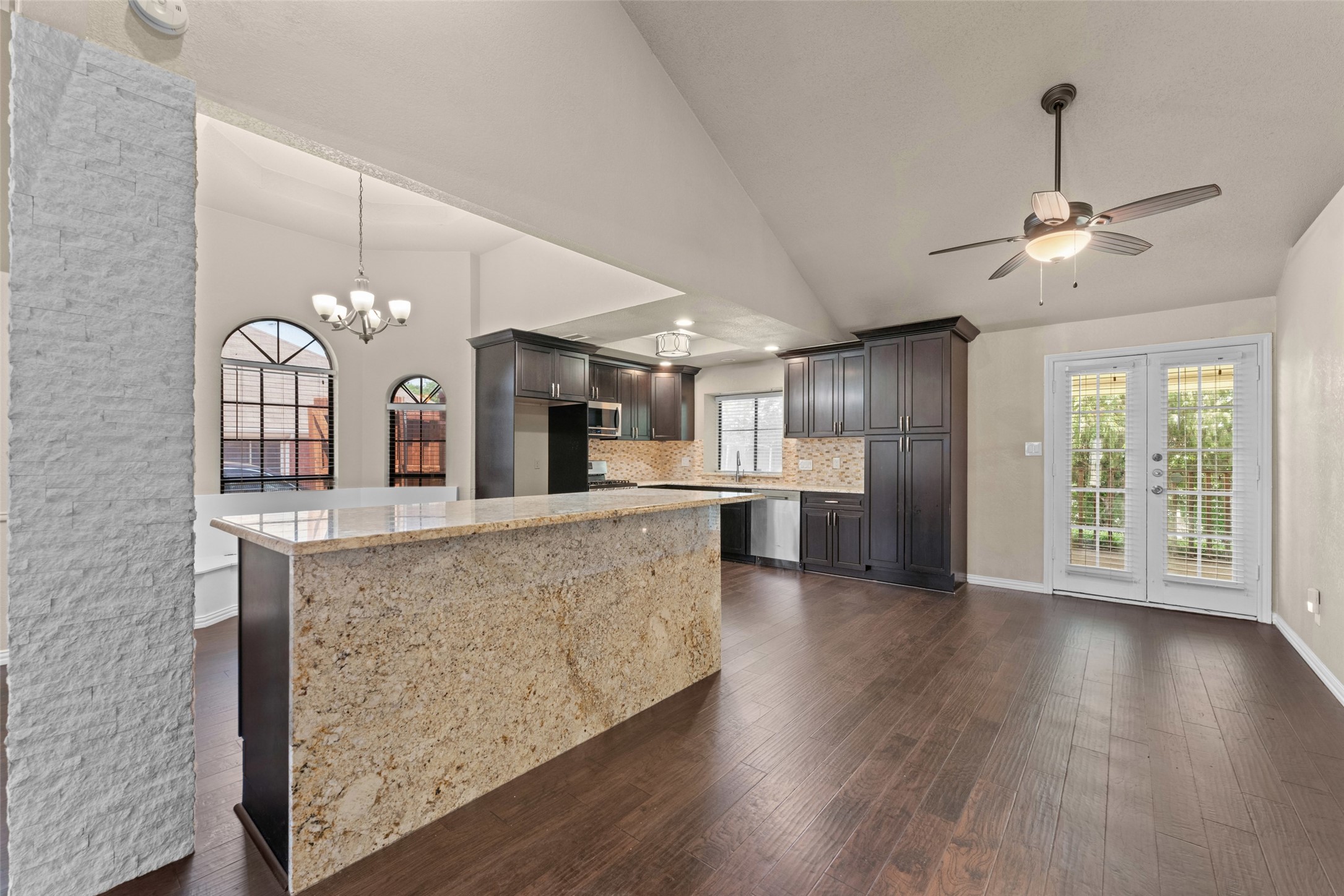 1830 Knob Hill Drive