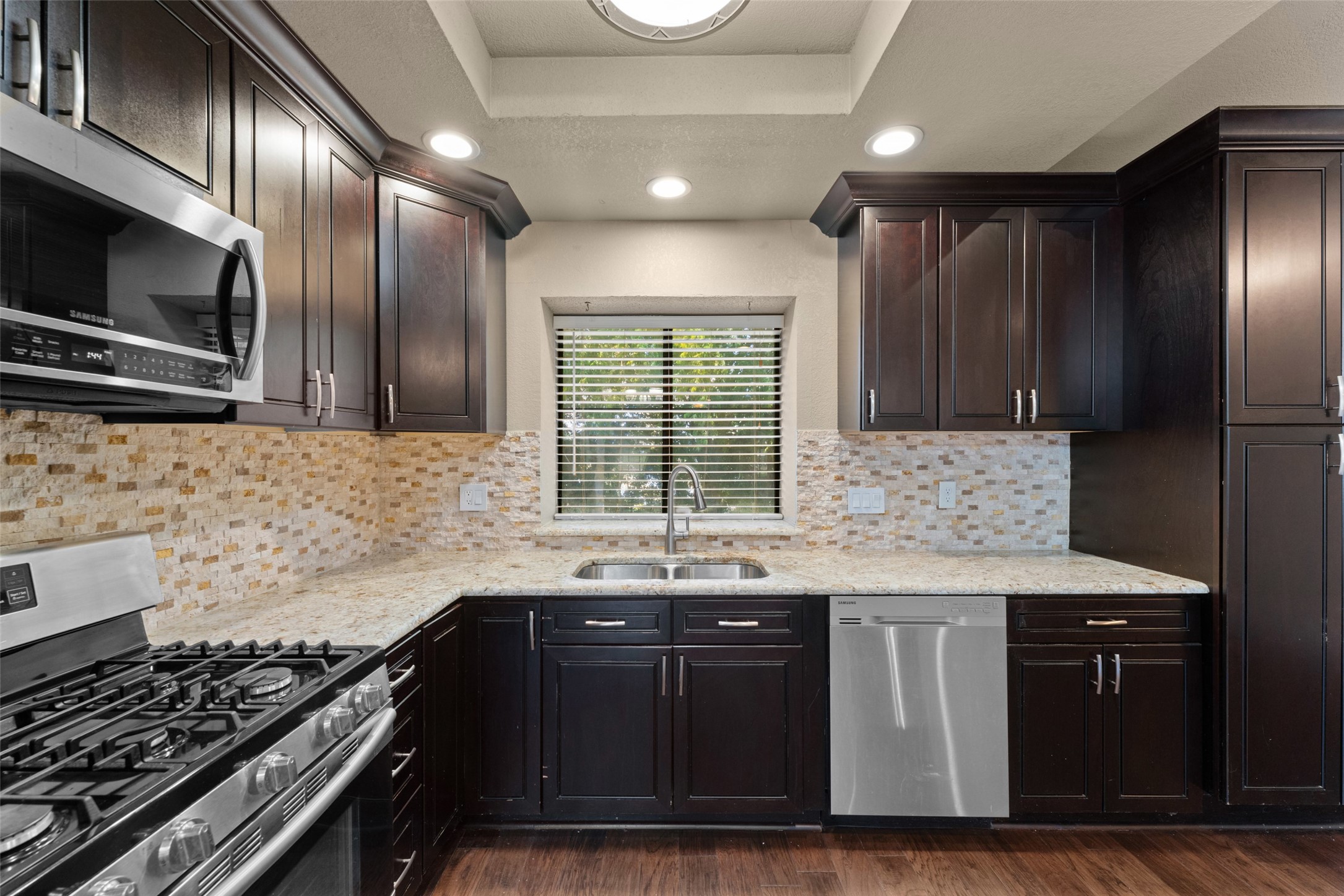 1830 Knob Hill Drive