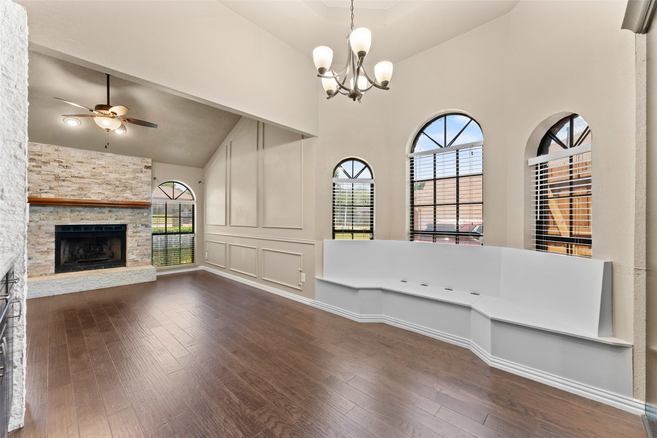 1830 Knob Hill Drive