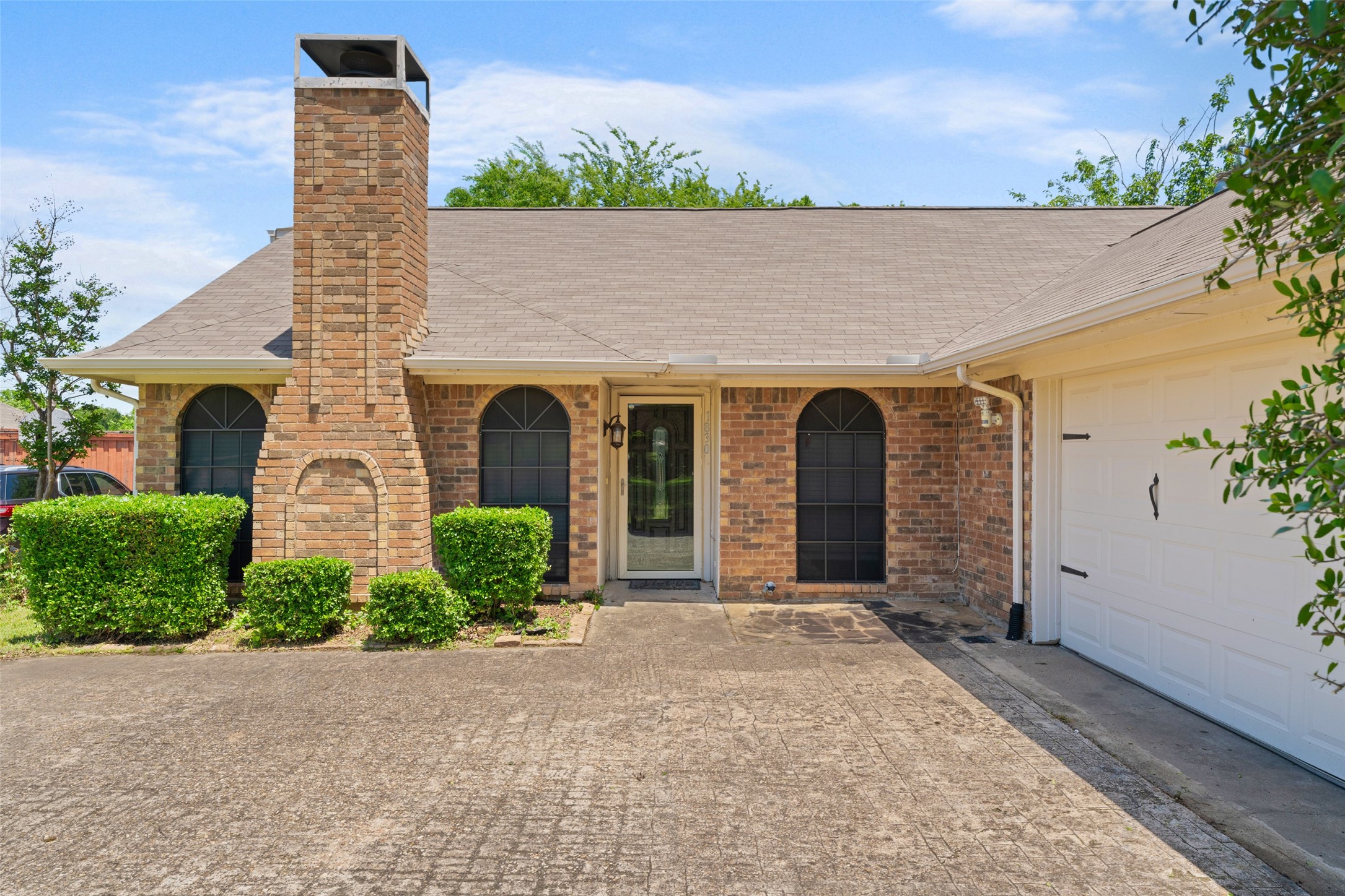 1830 Knob Hill Drive