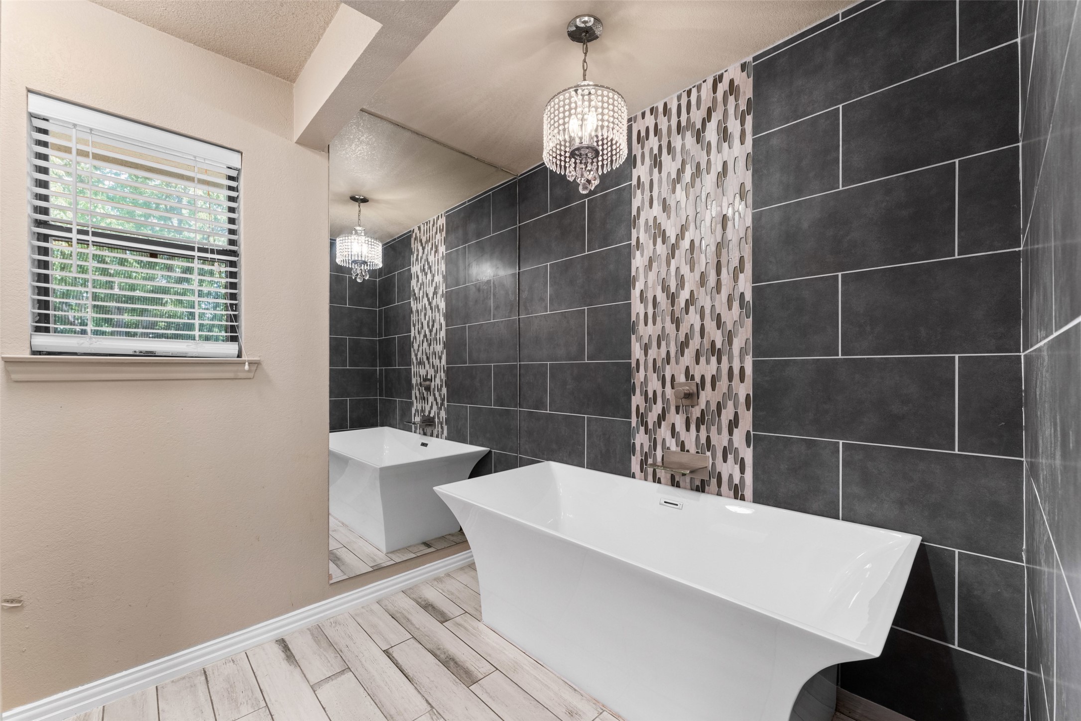 1830 Knob Hill Drive