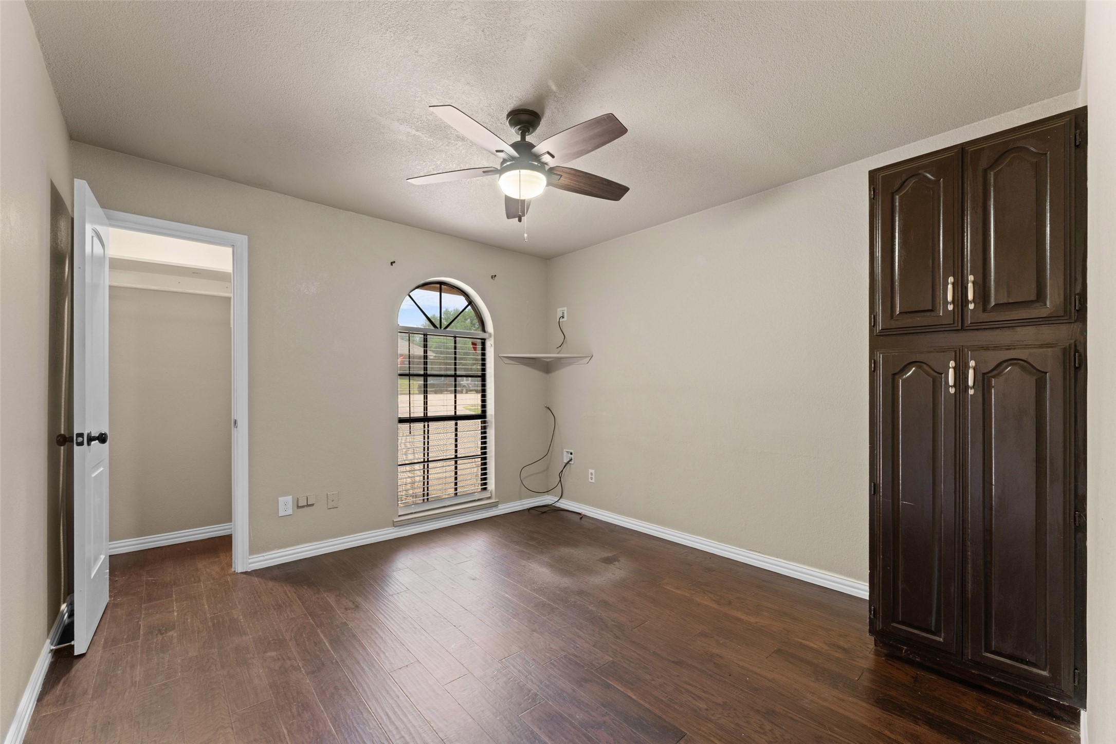 1830 Knob Hill Drive