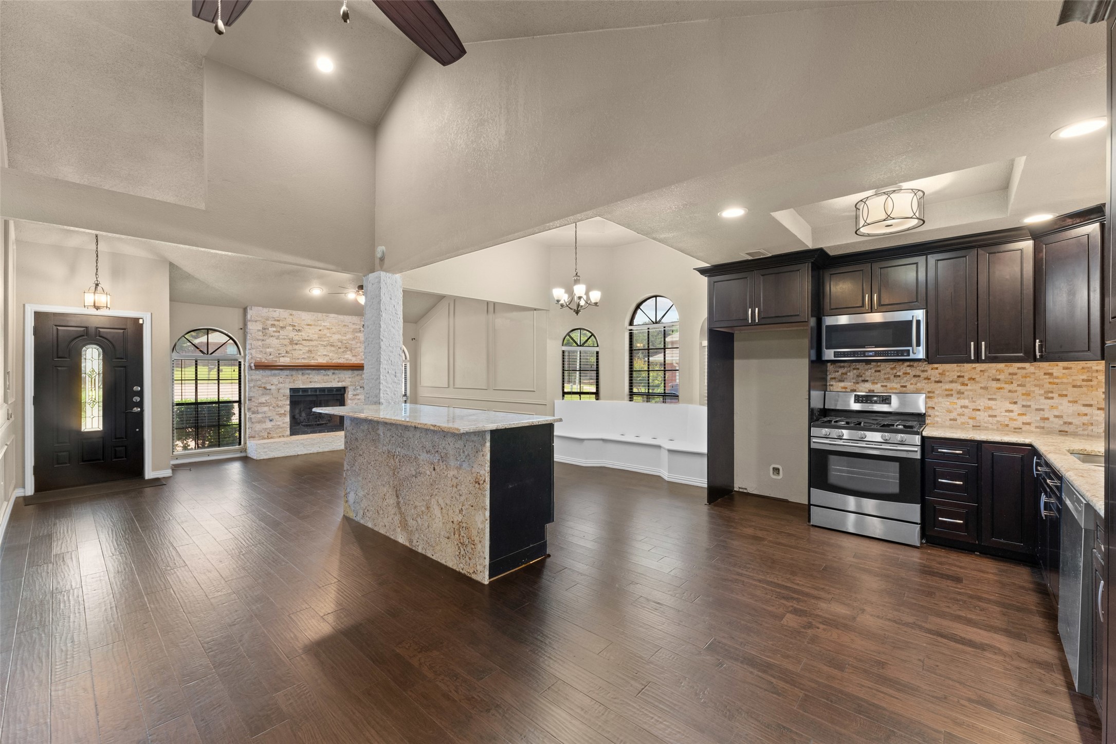 1830 Knob Hill Drive