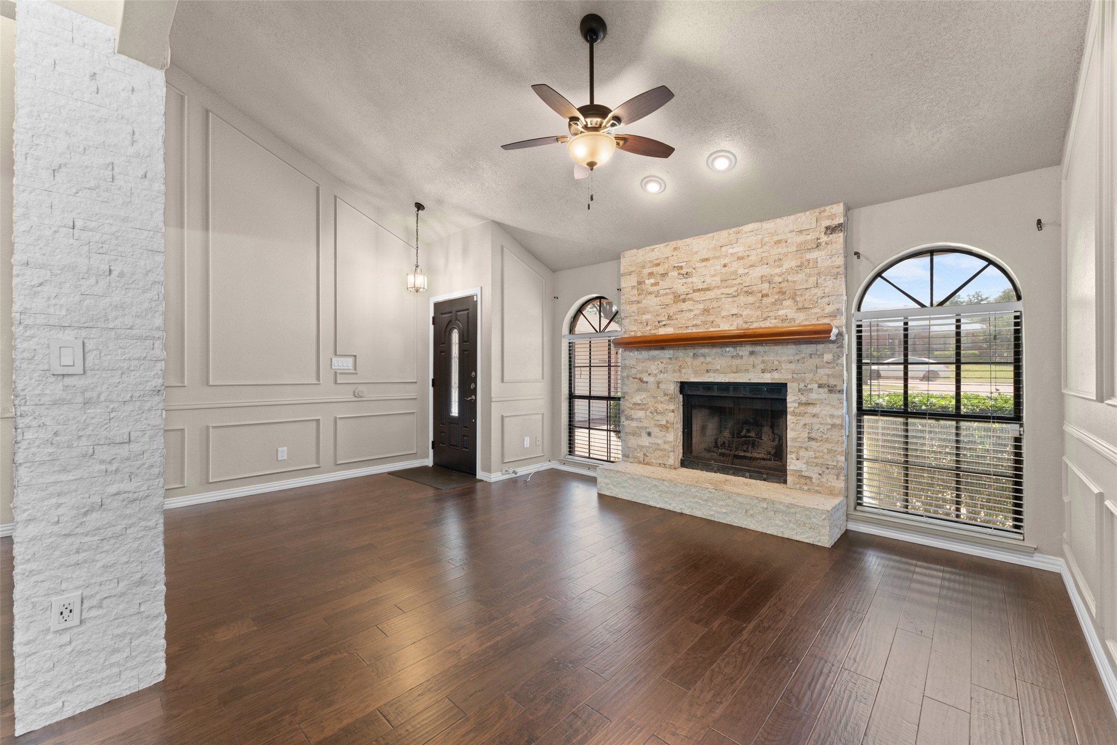 1830 Knob Hill Drive