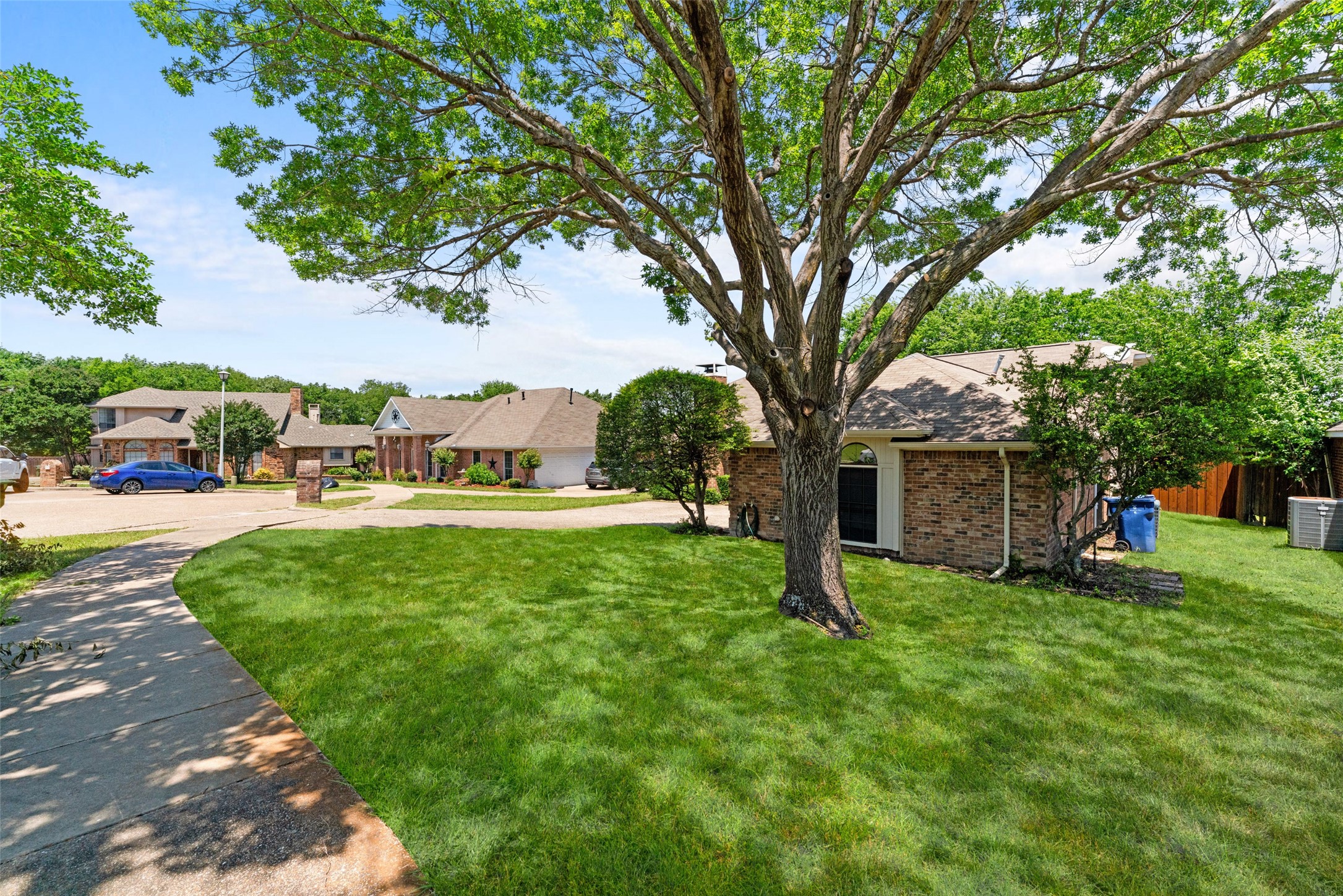 1830 Knob Hill Drive