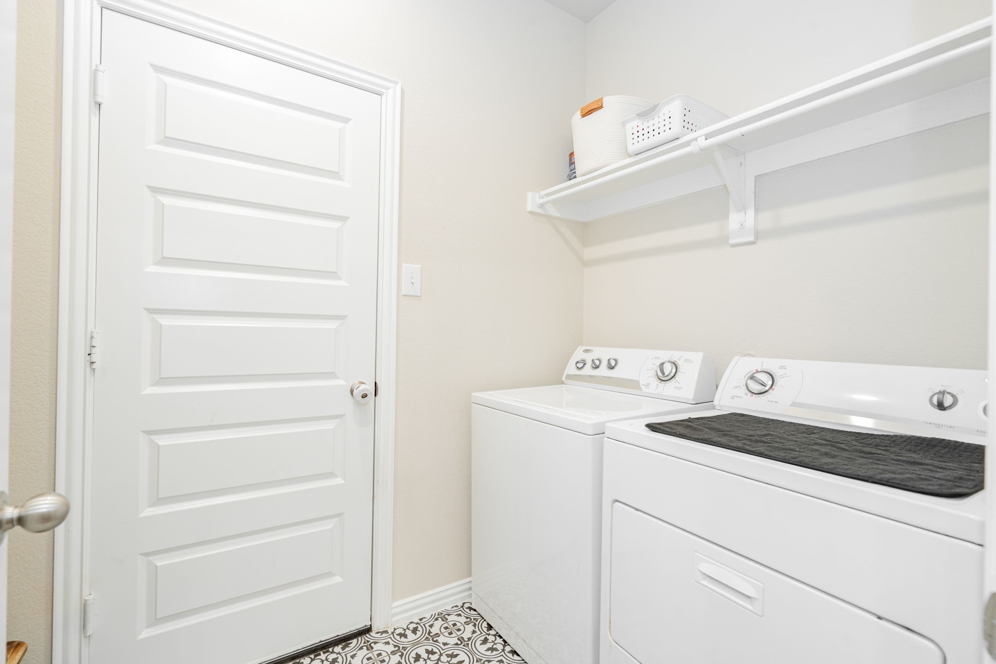 1519 Fairweather Way