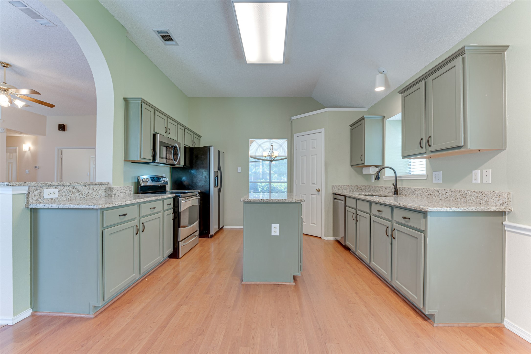 5504 Lee Hutson Lane