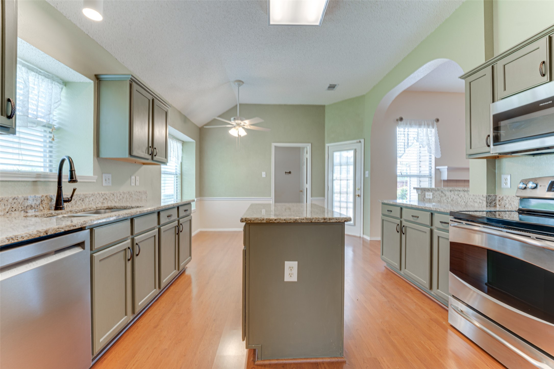 5504 Lee Hutson Lane