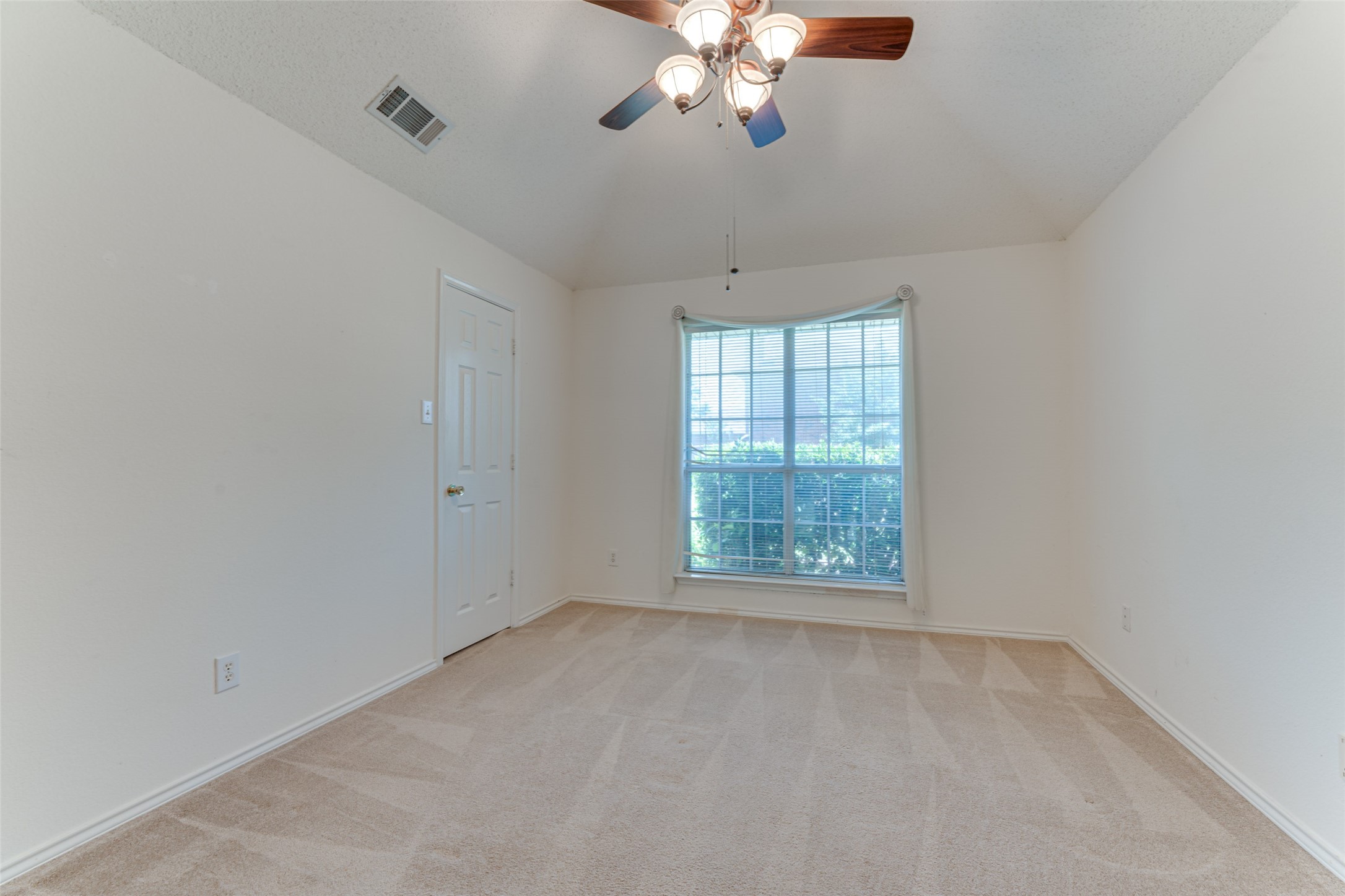 5504 Lee Hutson Lane
