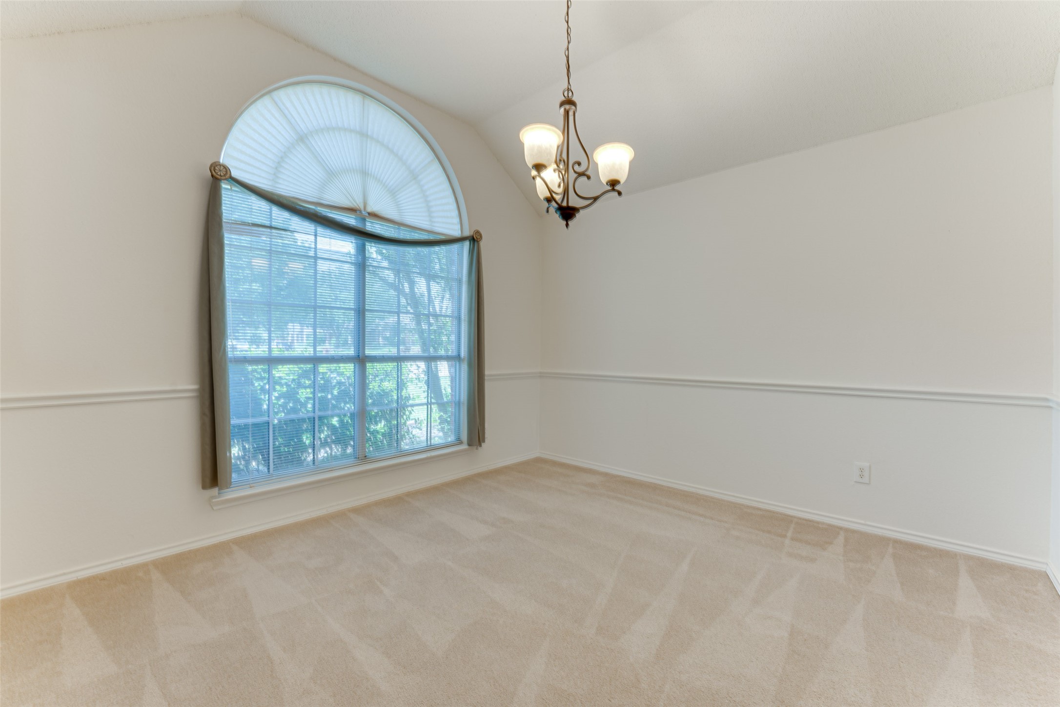 5504 Lee Hutson Lane