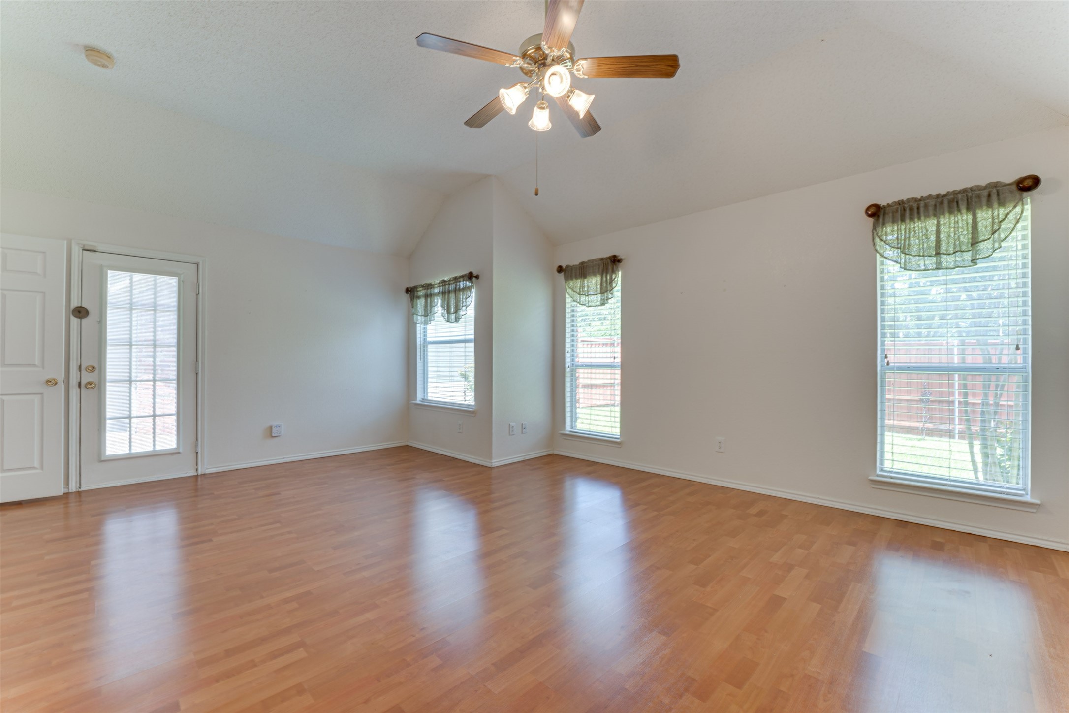 5504 Lee Hutson Lane
