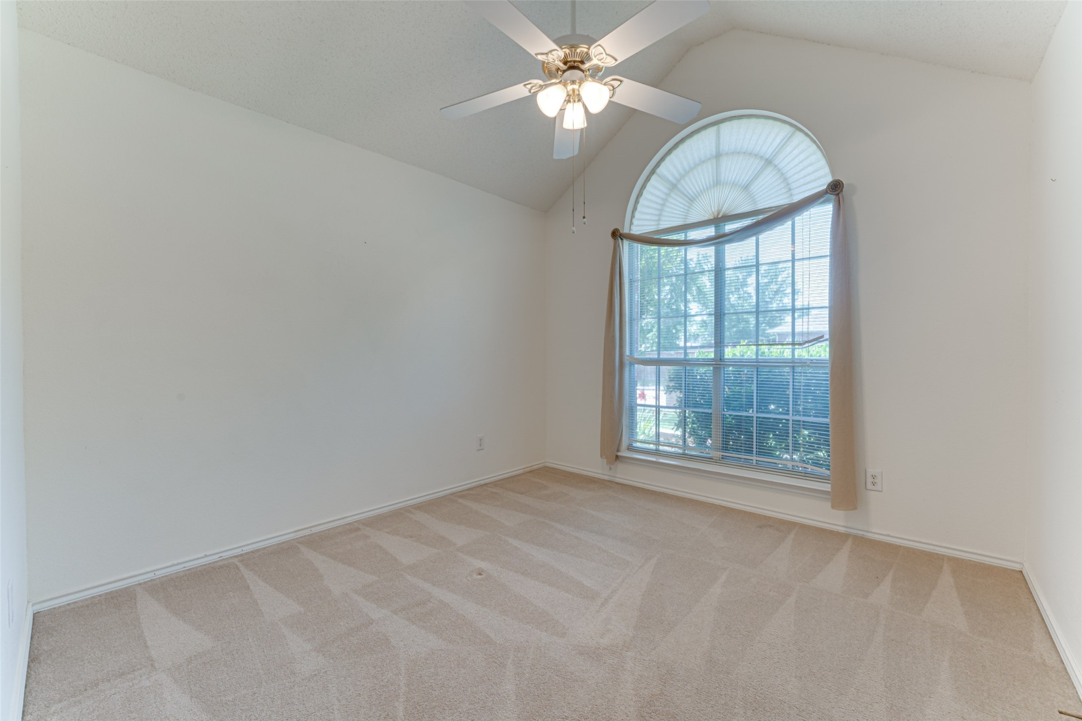 5504 Lee Hutson Lane