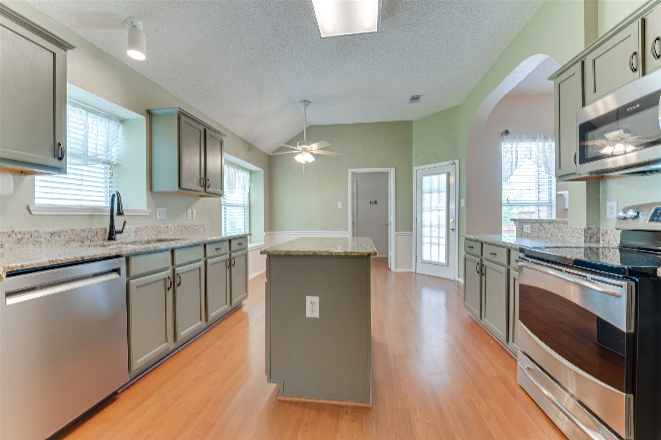 5504 Lee Hutson Lane