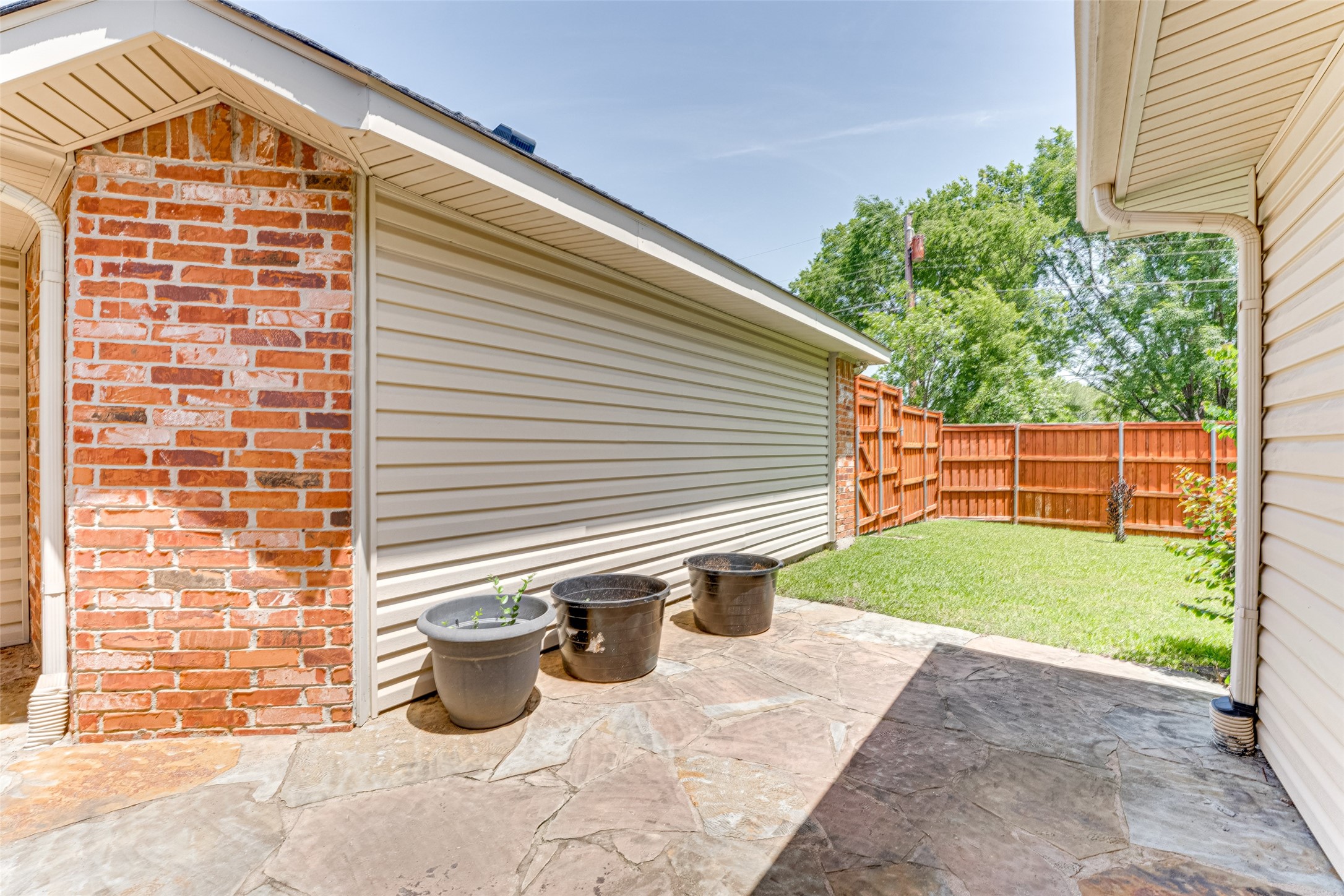 5504 Lee Hutson Lane