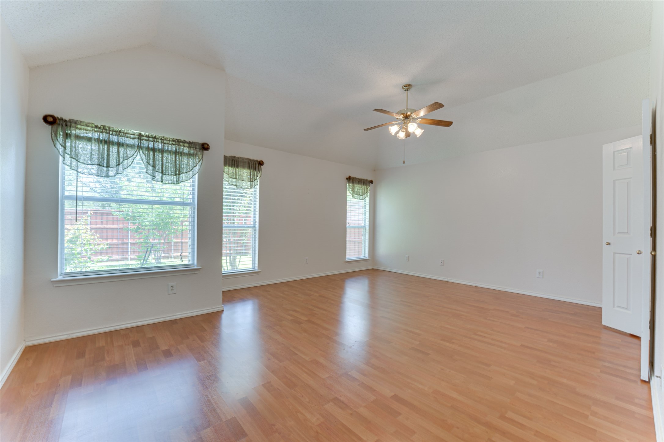 5504 Lee Hutson Lane