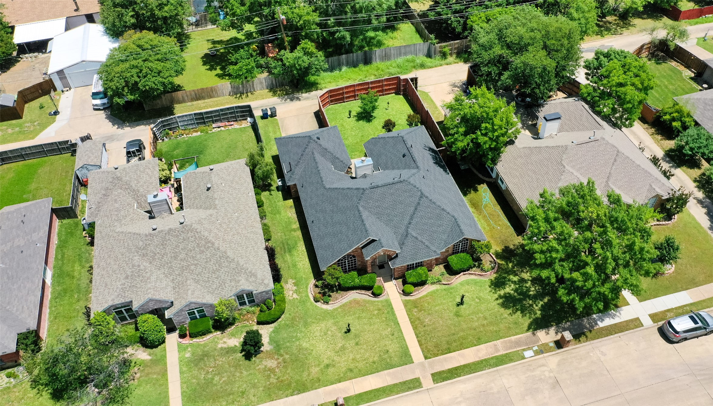 5504 Lee Hutson Lane