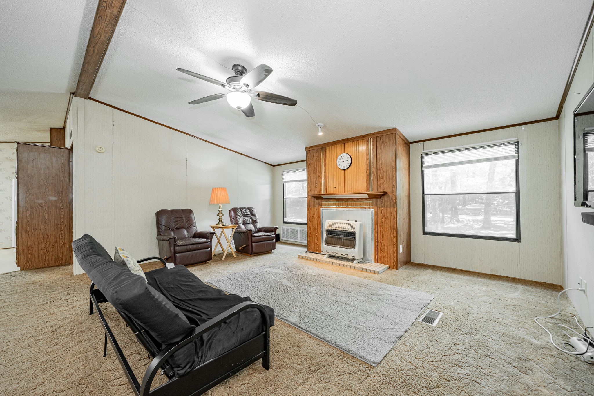 33112 County Road 2142