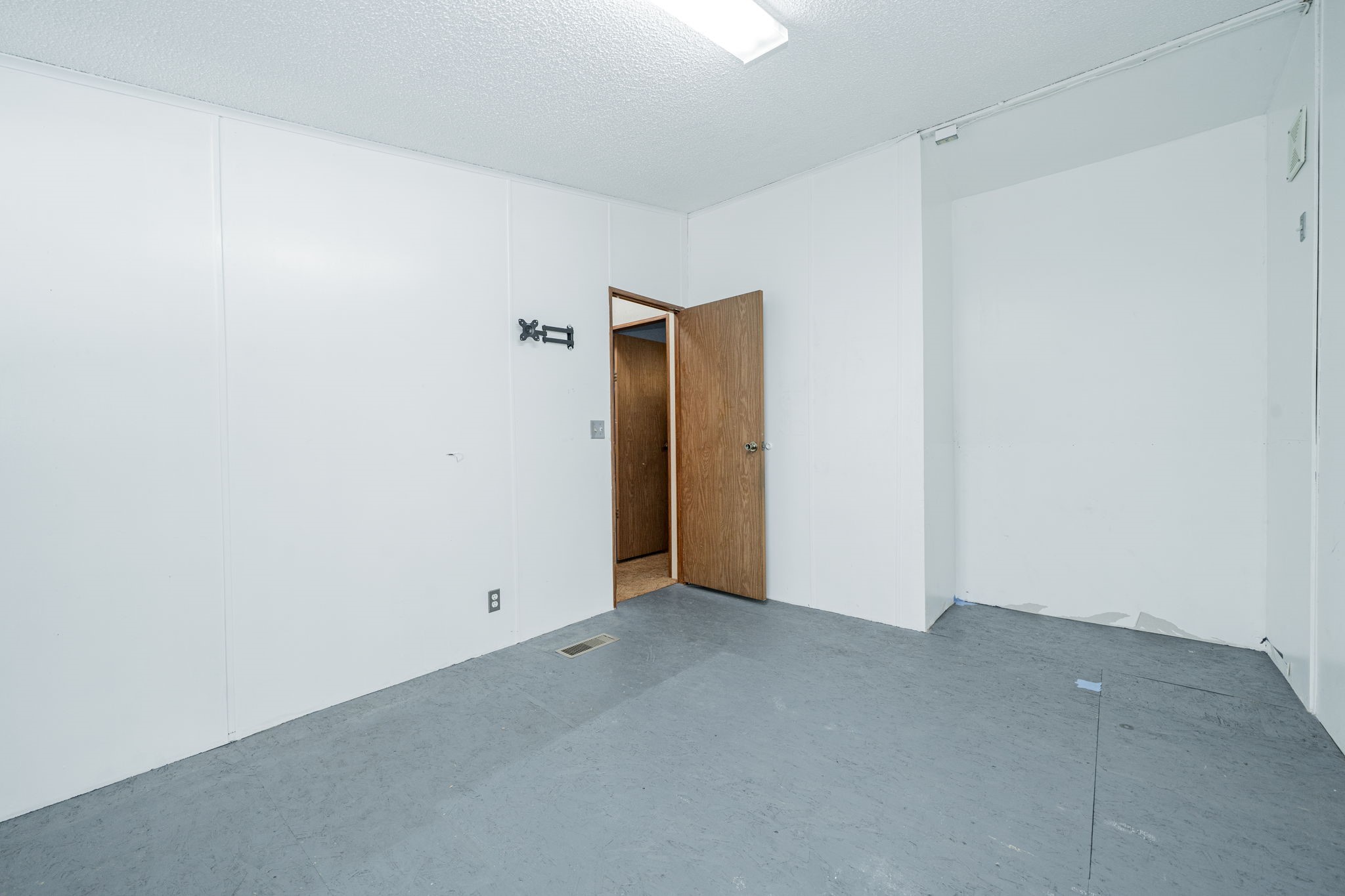 33112 County Road 2142