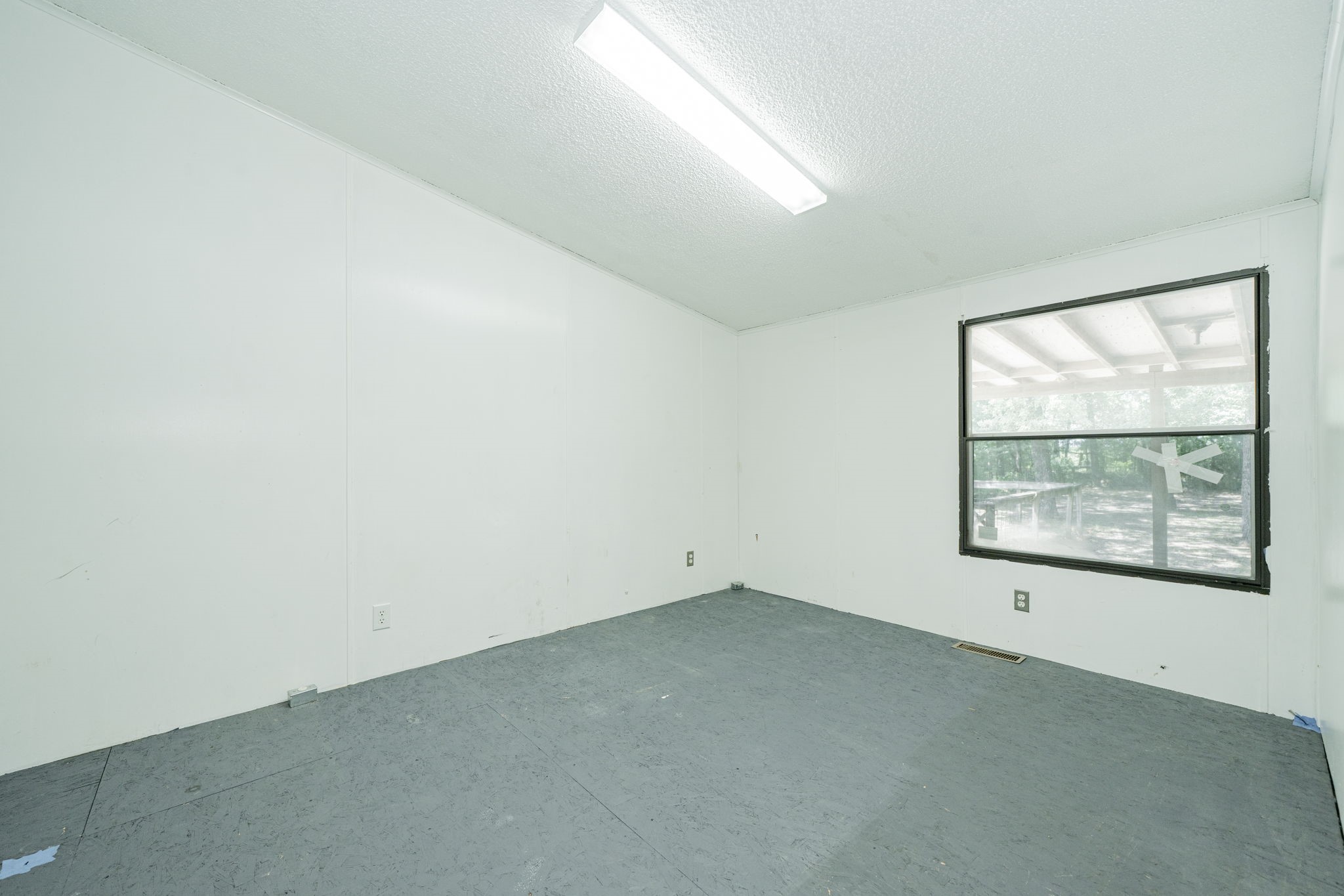 33112 County Road 2142