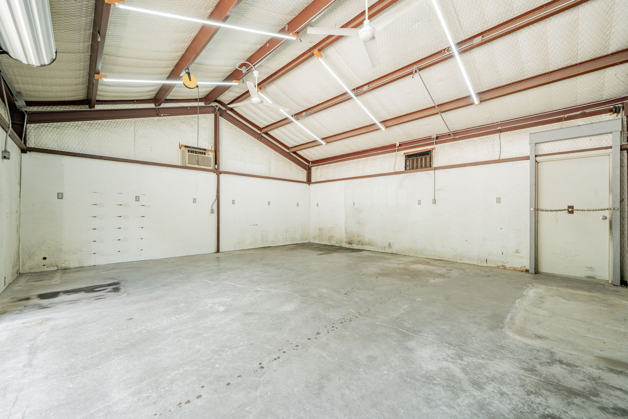 33112 County Road 2142