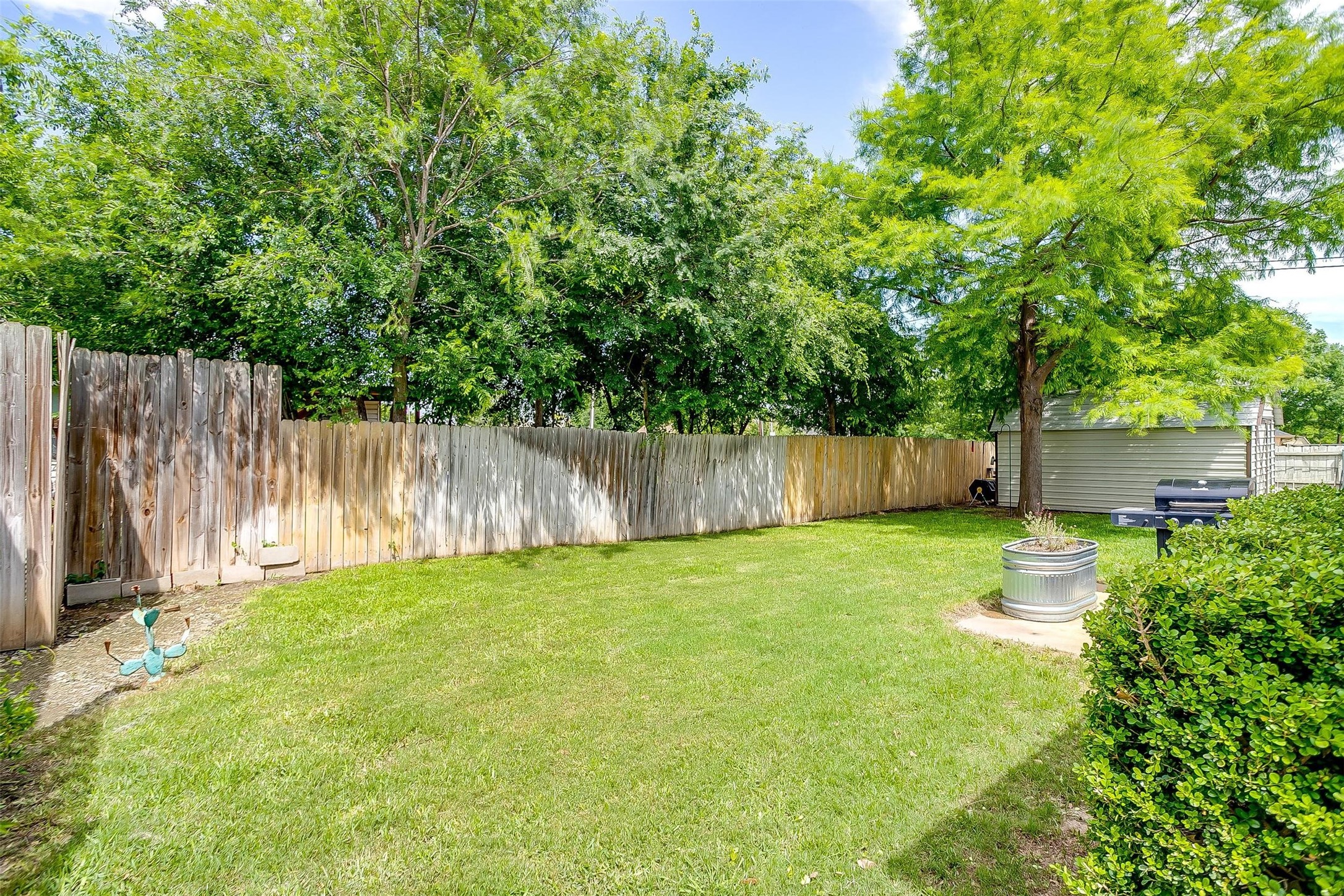 1100 Highcrest Drive