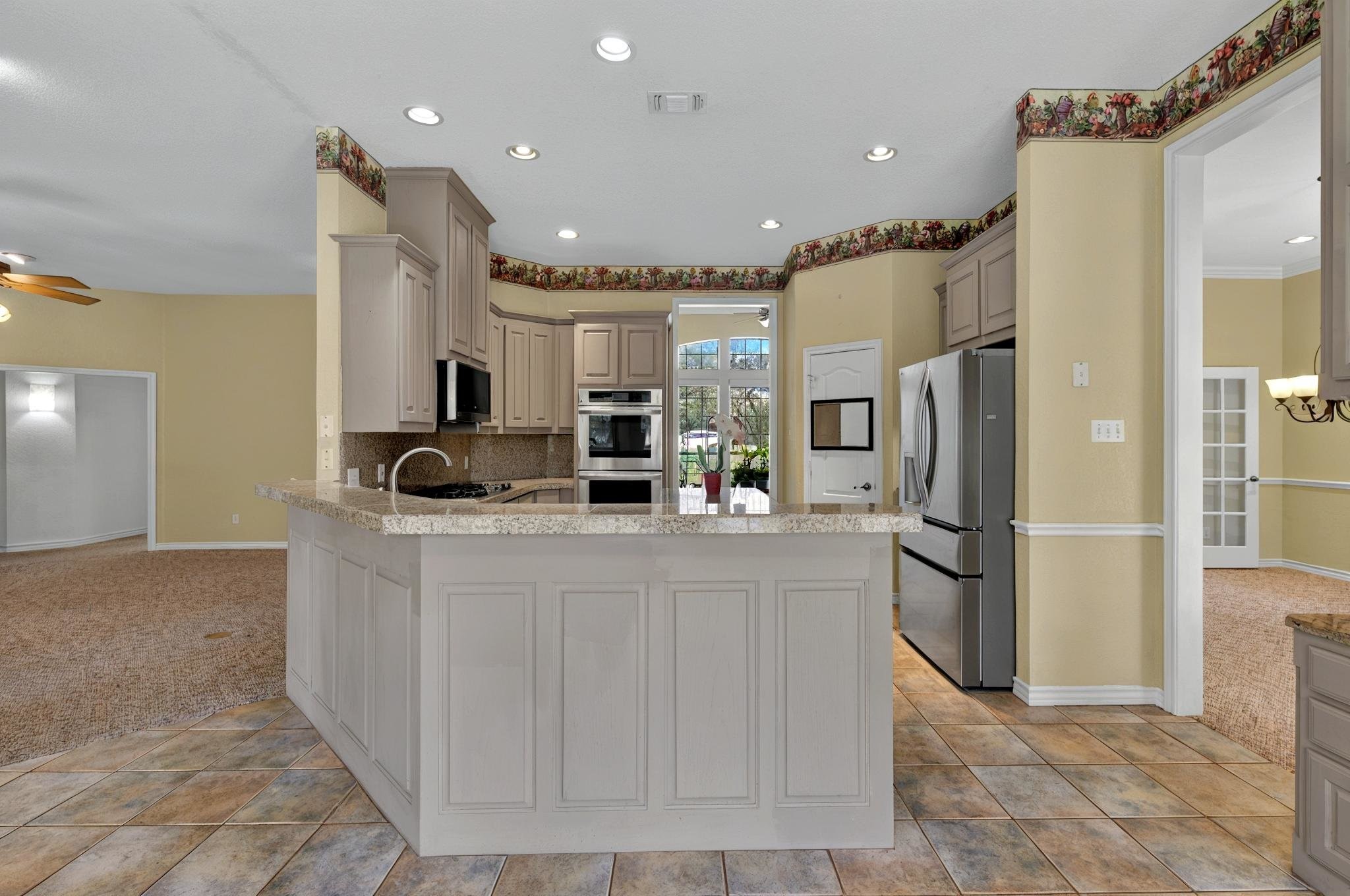213 W Rio Ridge