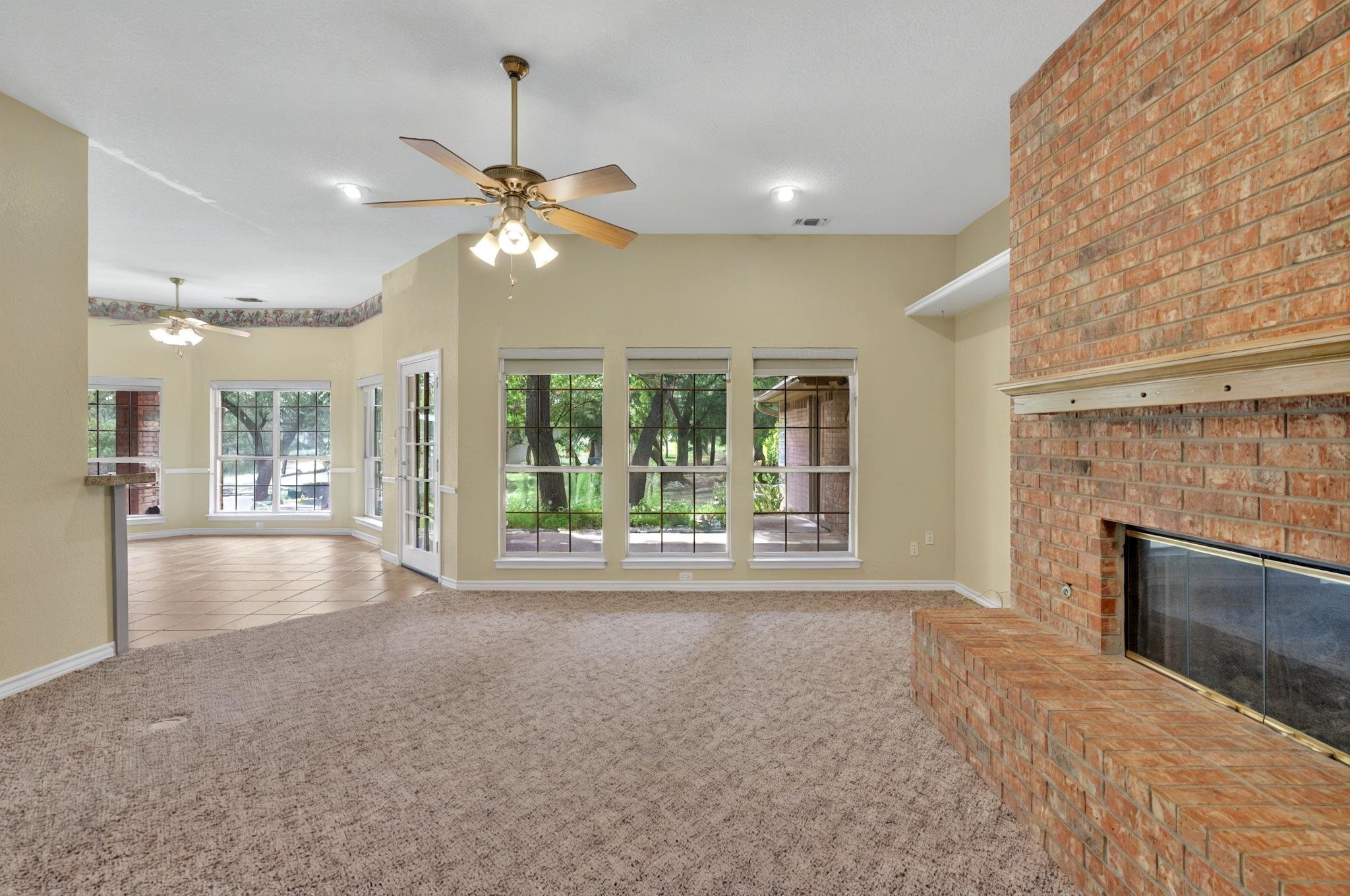 213 W Rio Ridge