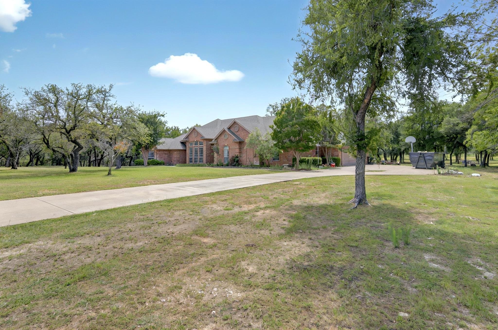 213 W Rio Ridge