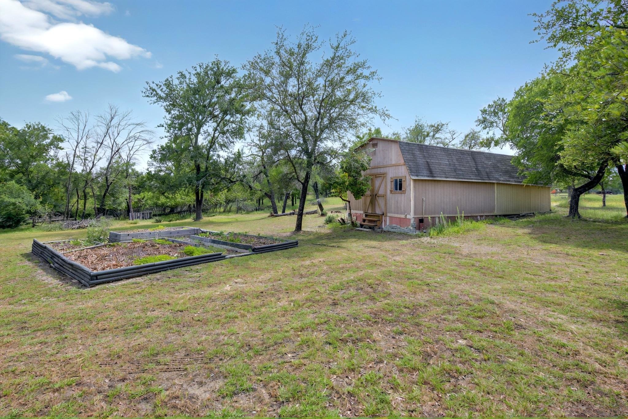 213 W Rio Ridge