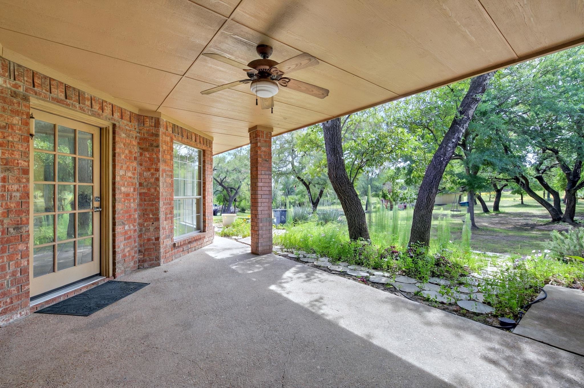 213 W Rio Ridge